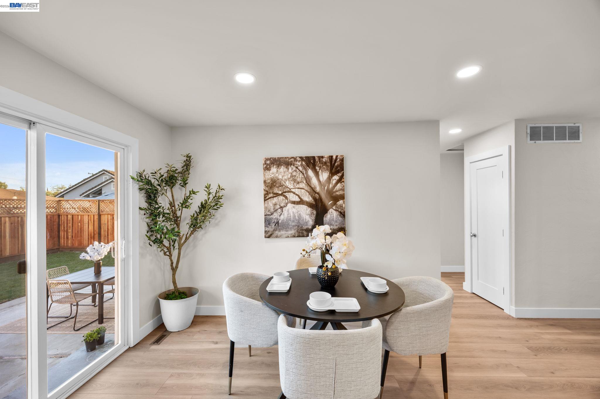 Detail Gallery Image 13 of 22 For 2151 Elm St, Livermore,  CA 94551 - 3 Beds | 2 Baths