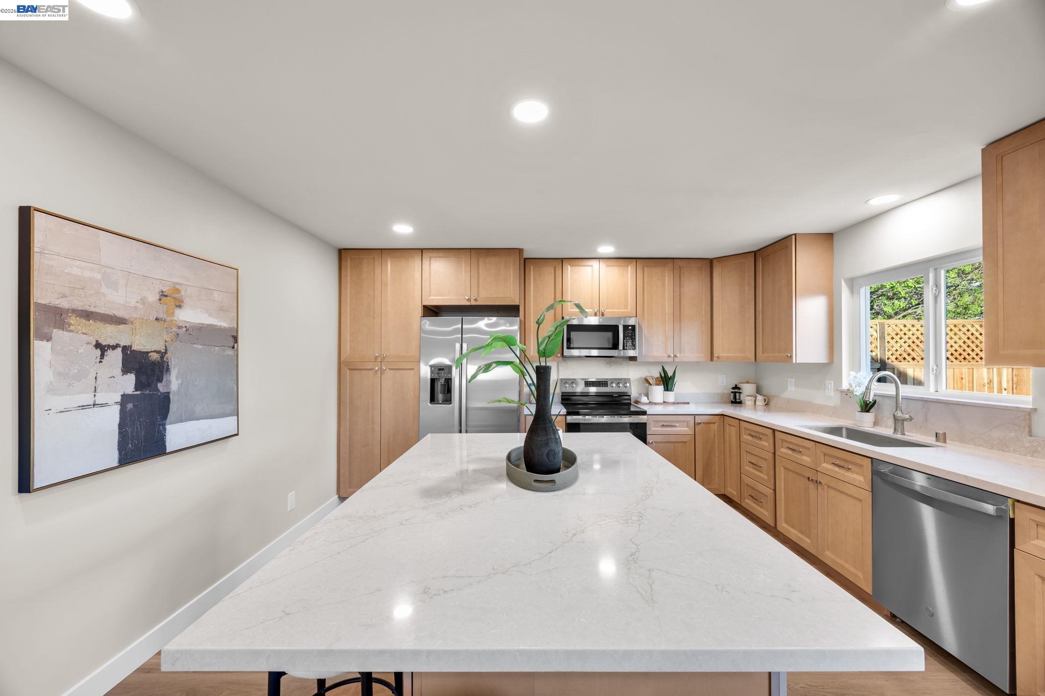 Detail Gallery Image 14 of 22 For 2151 Elm St, Livermore,  CA 94551 - 3 Beds | 2 Baths