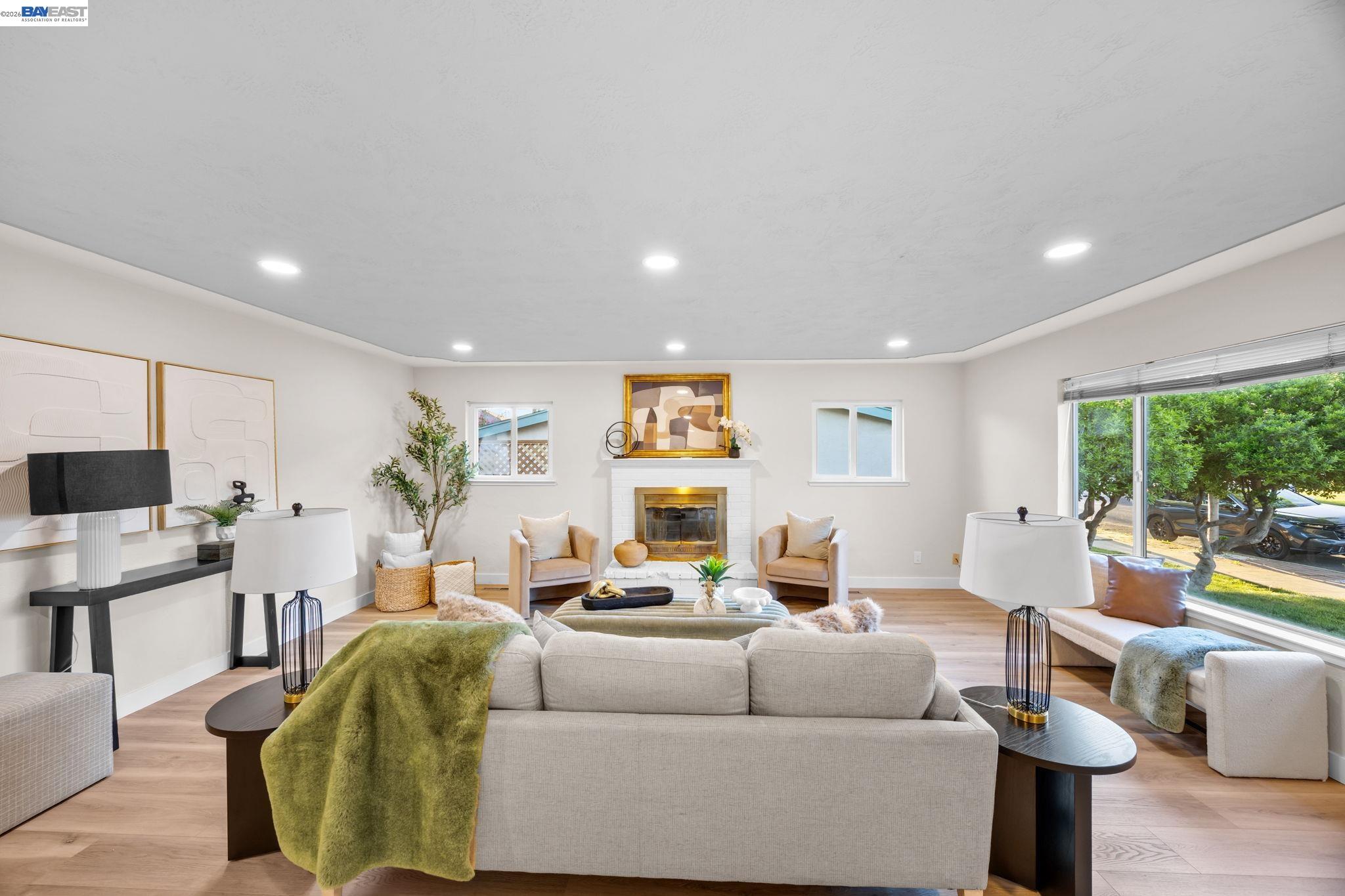 Detail Gallery Image 5 of 22 For 2151 Elm St, Livermore,  CA 94551 - 3 Beds | 2 Baths