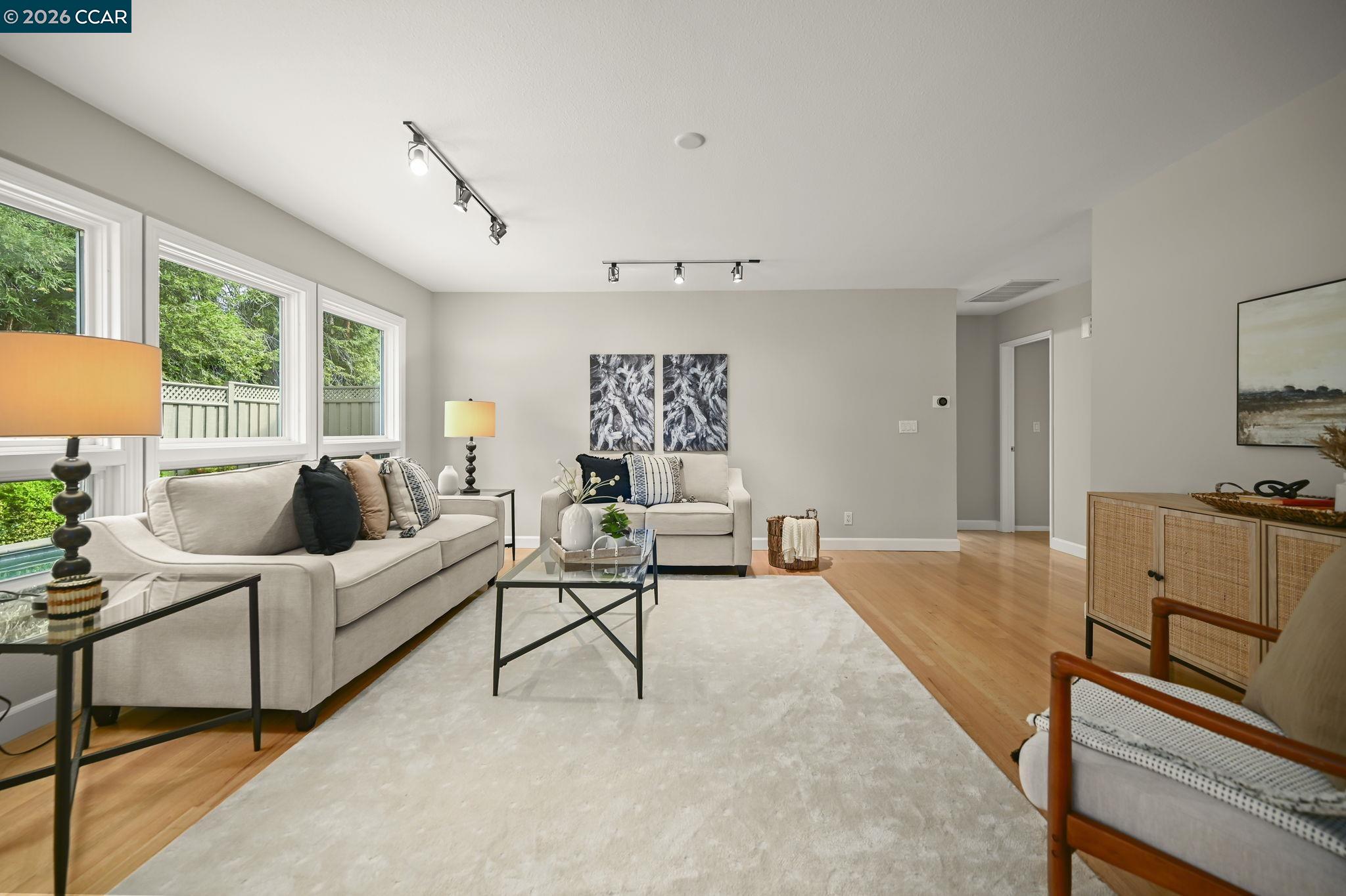 Detail Gallery Image 13 of 30 For 216 Royal Saint Ct, Danville,  CA 94526 - 4 Beds | 3 Baths