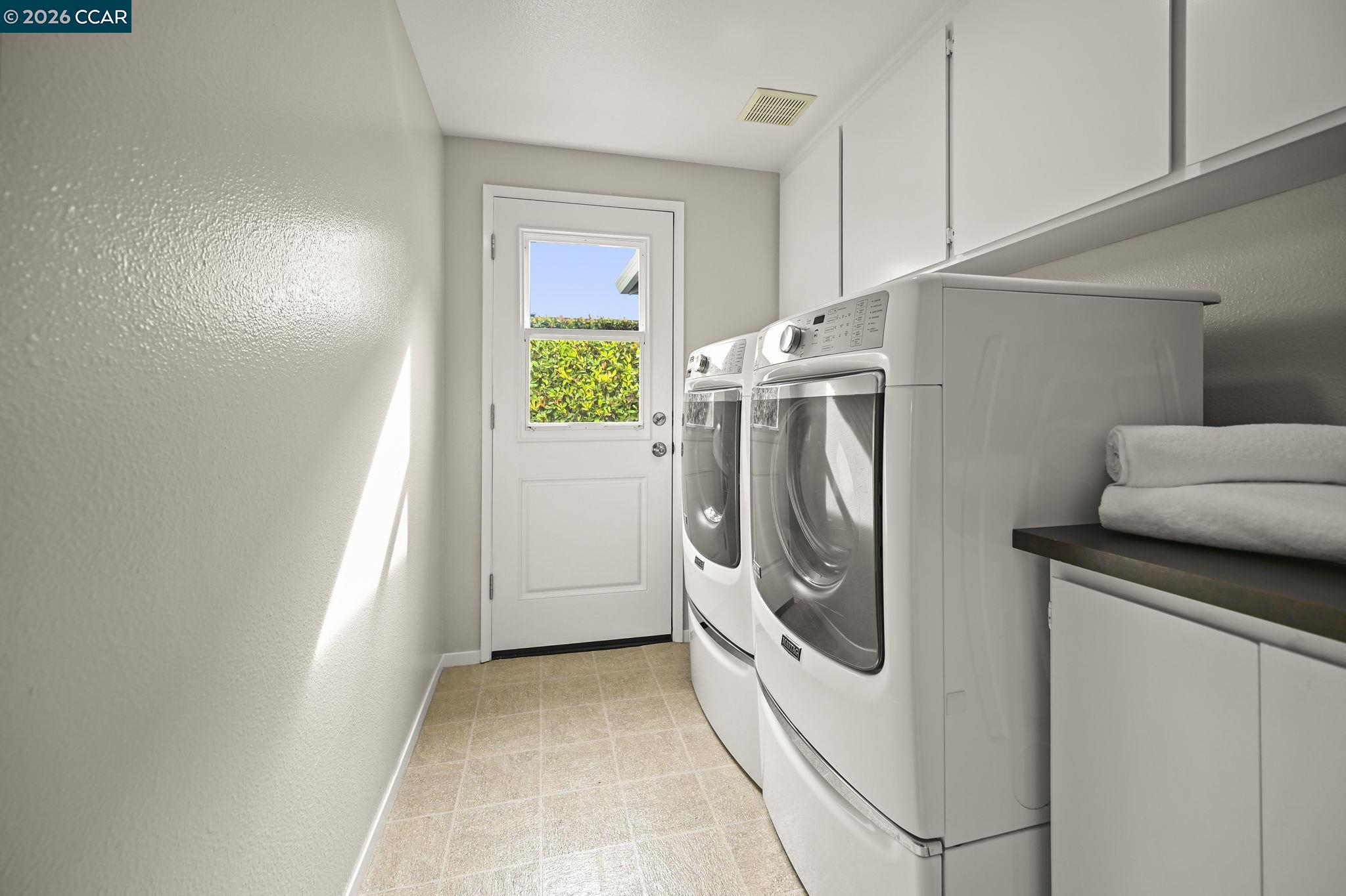 Detail Gallery Image 15 of 30 For 216 Royal Saint Ct, Danville,  CA 94526 - 4 Beds | 3 Baths