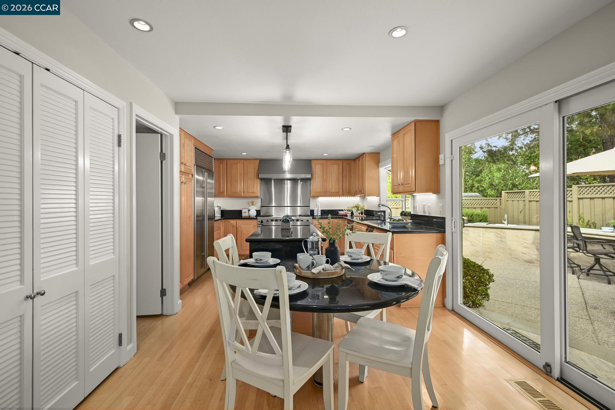 Detail Gallery Image 8 of 30 For 216 Royal Saint Ct, Danville,  CA 94526 - 4 Beds | 3 Baths