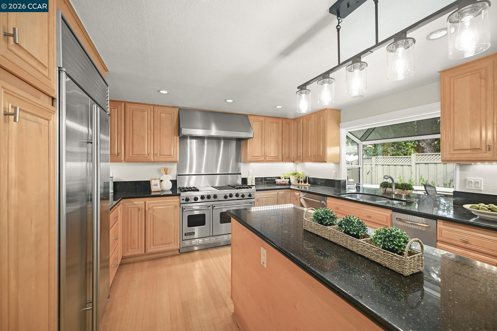 Detail Gallery Image 10 of 30 For 216 Royal Saint Ct, Danville,  CA 94526 - 4 Beds | 3 Baths