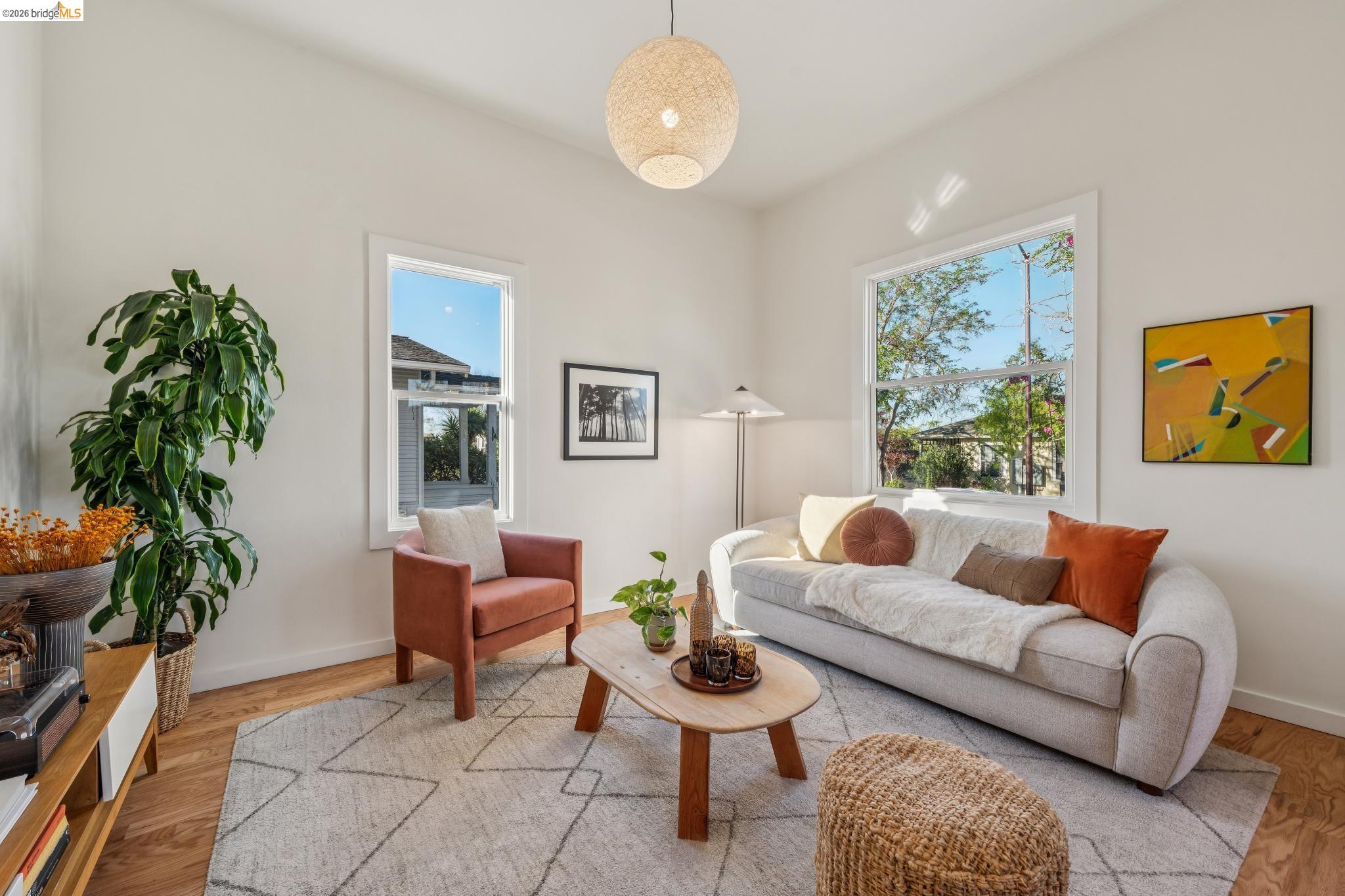 Detail Gallery Image 3 of 46 For 1339 Kains Ave, Berkeley,  CA 94702 - 2 Beds | 1 Baths