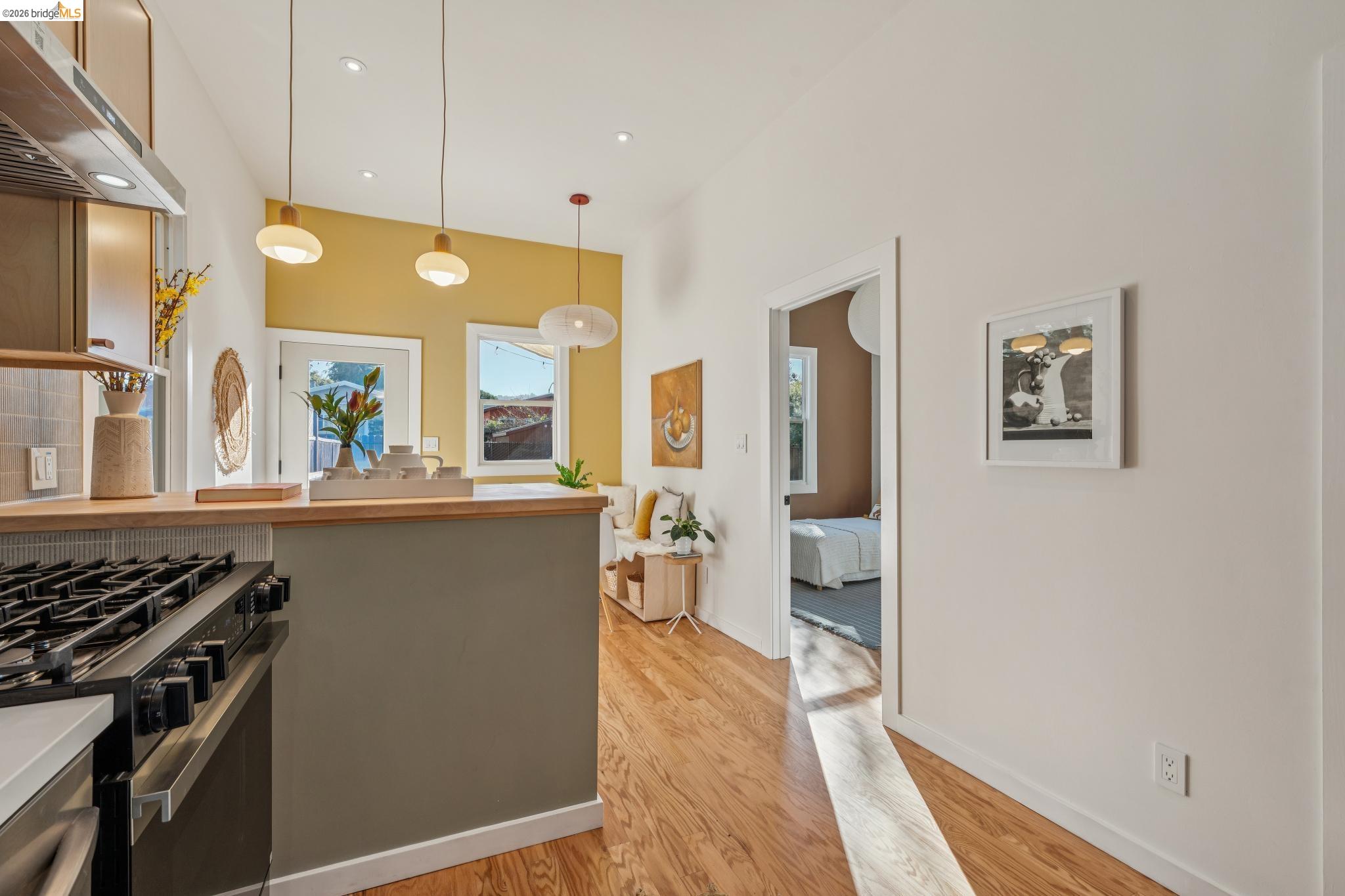 Detail Gallery Image 21 of 46 For 1339 Kains Ave, Berkeley,  CA 94702 - 2 Beds | 1 Baths