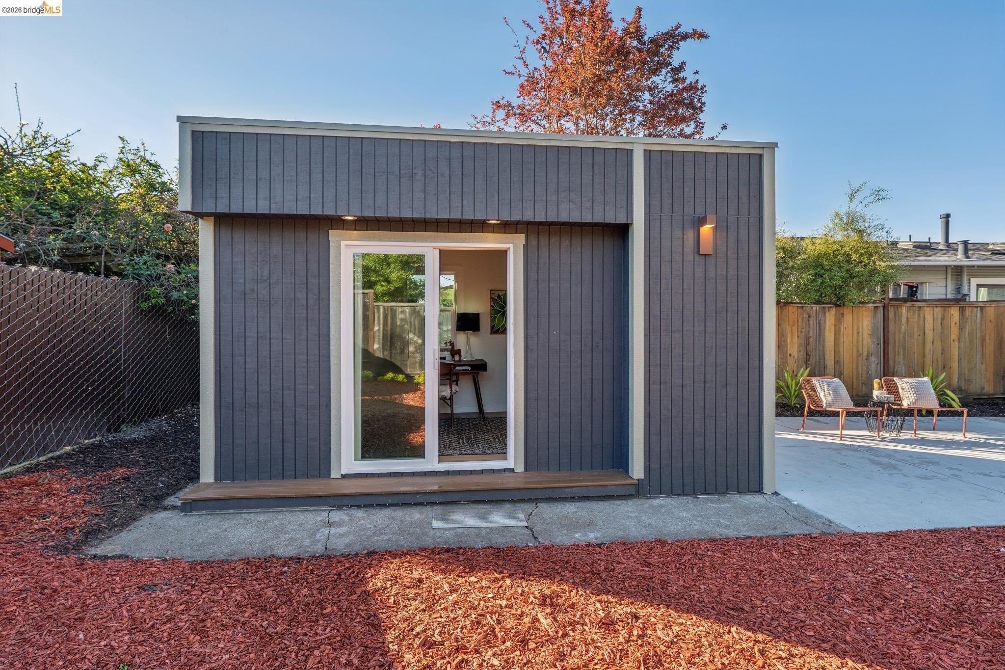 Detail Gallery Image 38 of 46 For 1339 Kains Ave, Berkeley,  CA 94702 - 2 Beds | 1 Baths