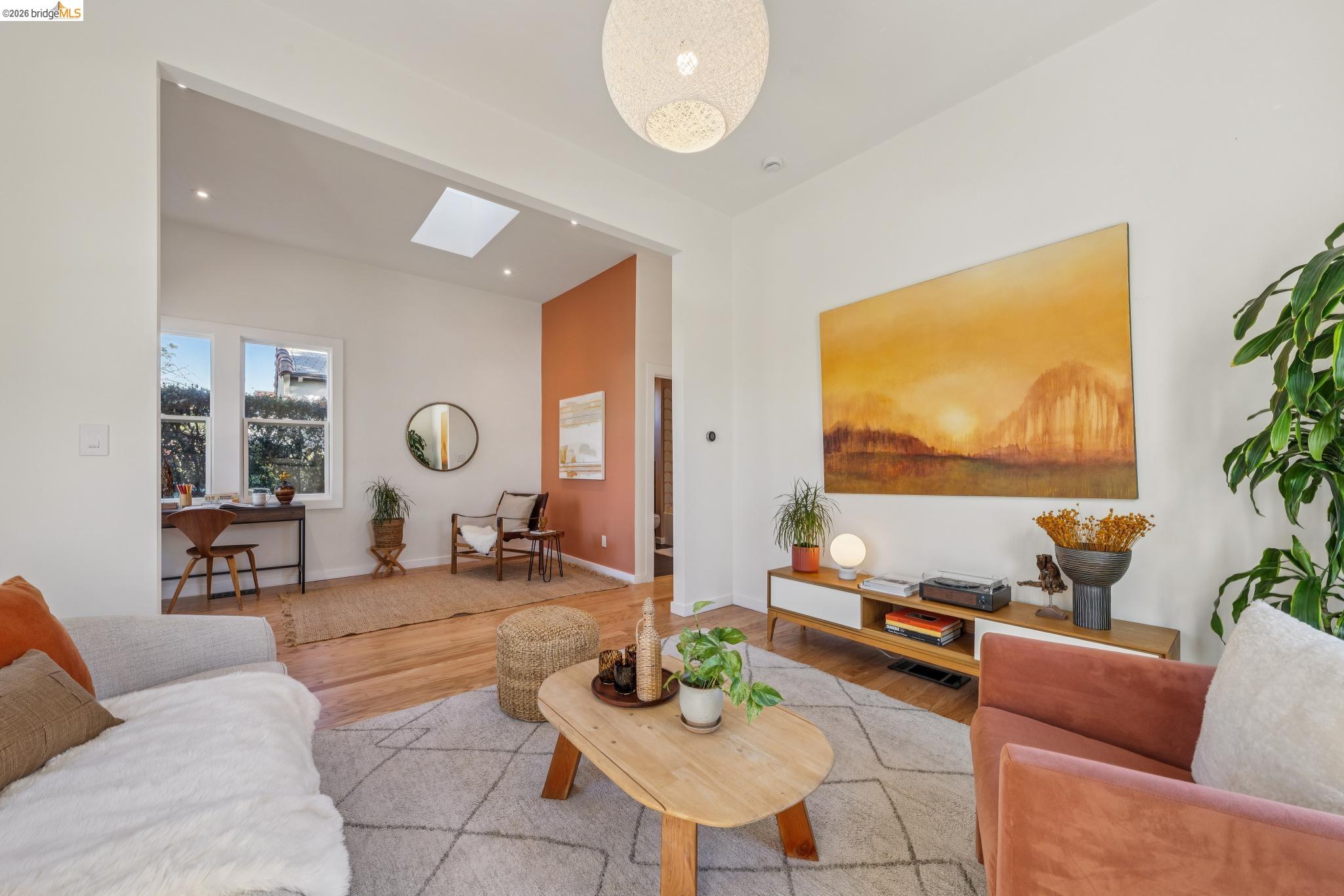 Detail Gallery Image 6 of 46 For 1339 Kains Ave, Berkeley,  CA 94702 - 2 Beds | 1 Baths