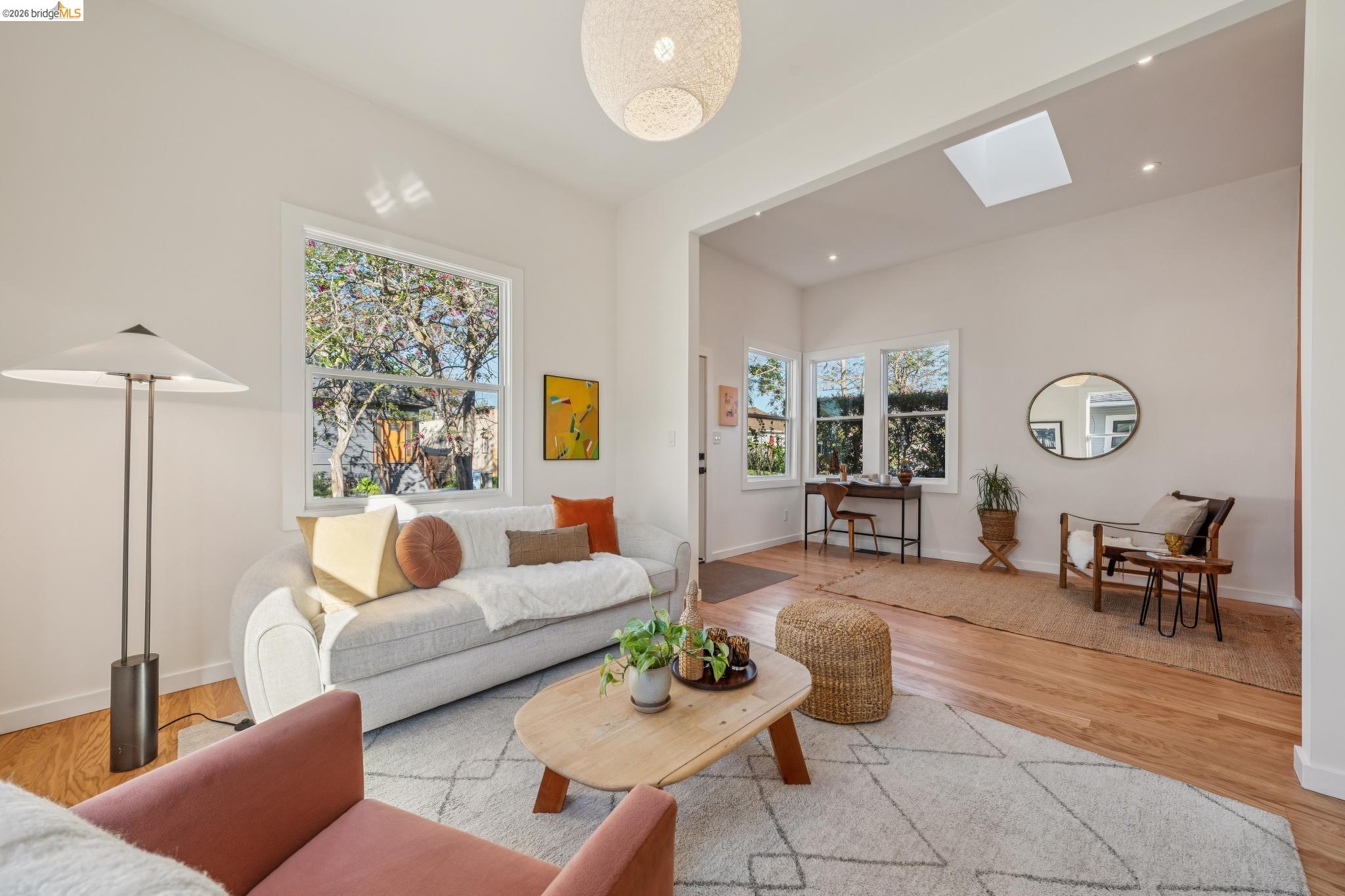 Detail Gallery Image 7 of 46 For 1339 Kains Ave, Berkeley,  CA 94702 - 2 Beds | 1 Baths