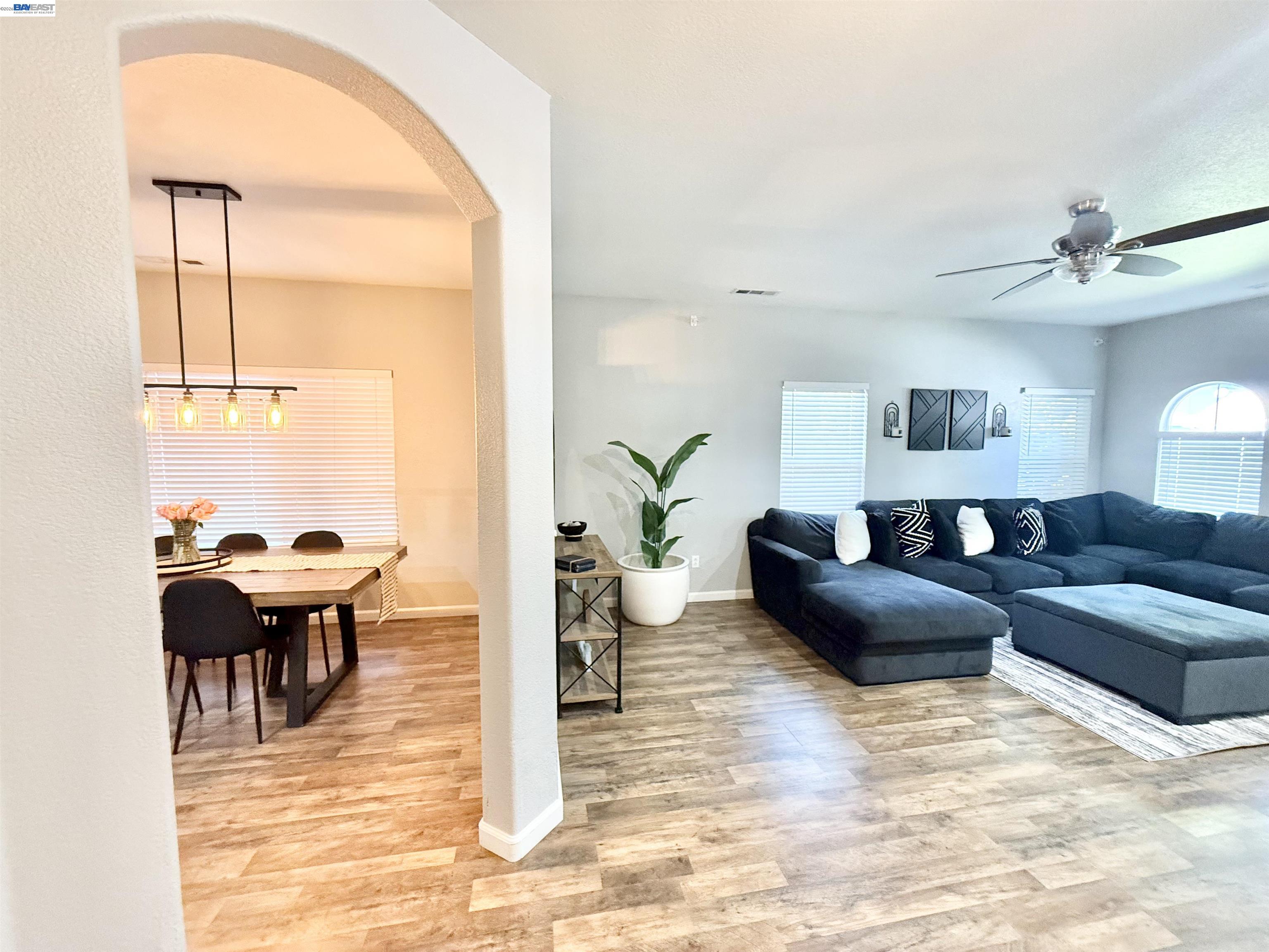 Detail Gallery Image 4 of 25 For 2408 Mountain Pride Court, Modesto,  CA 95355 - 4 Beds | 2 Baths