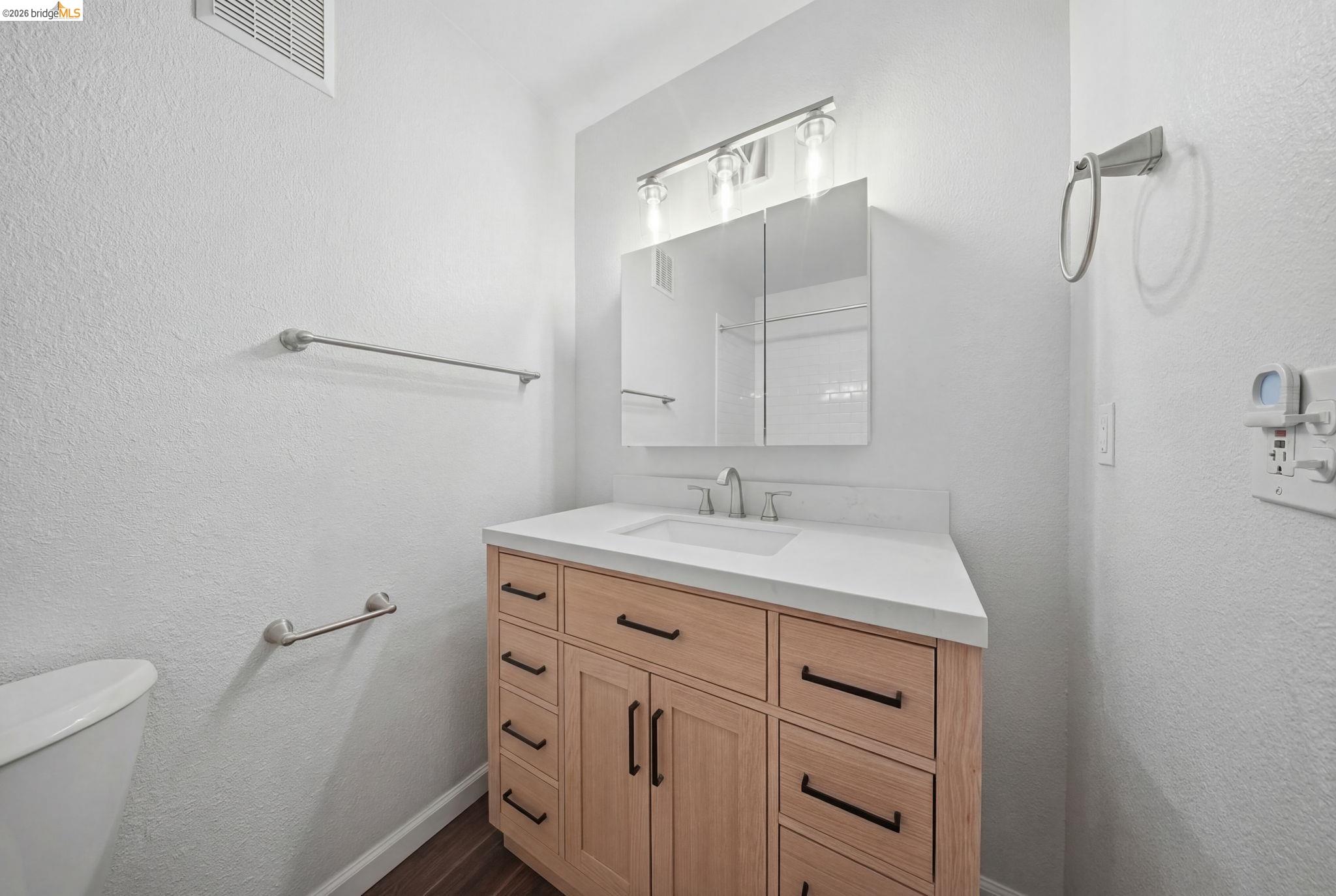 Photo #16: 41128442 Listing: Photo #16