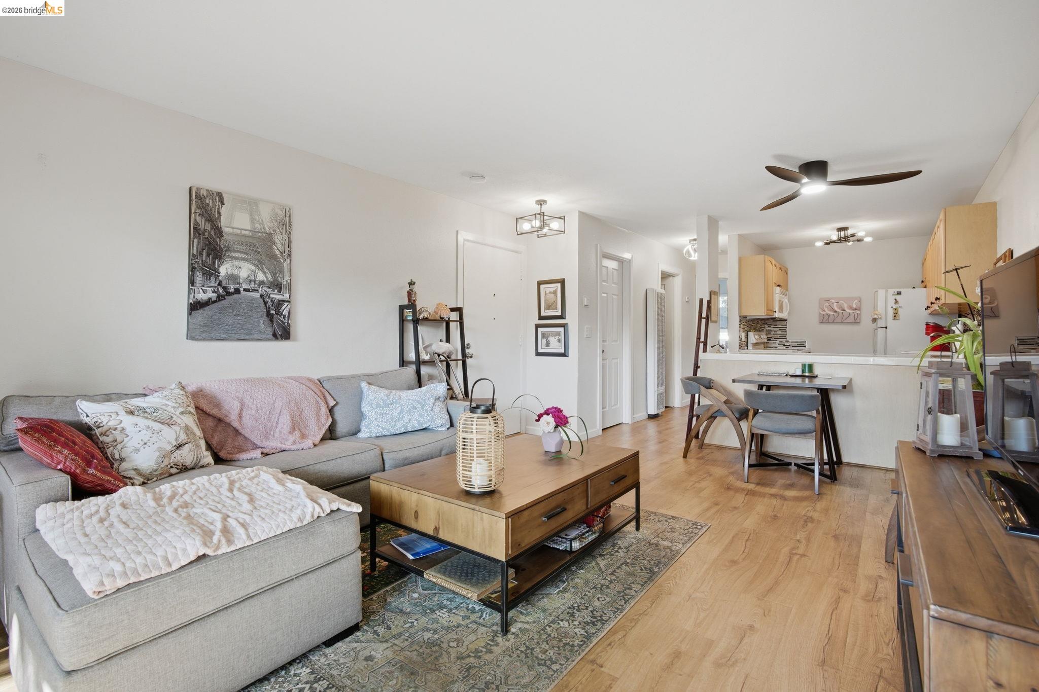 Photo #4: 41128442 Listing: Photo #4