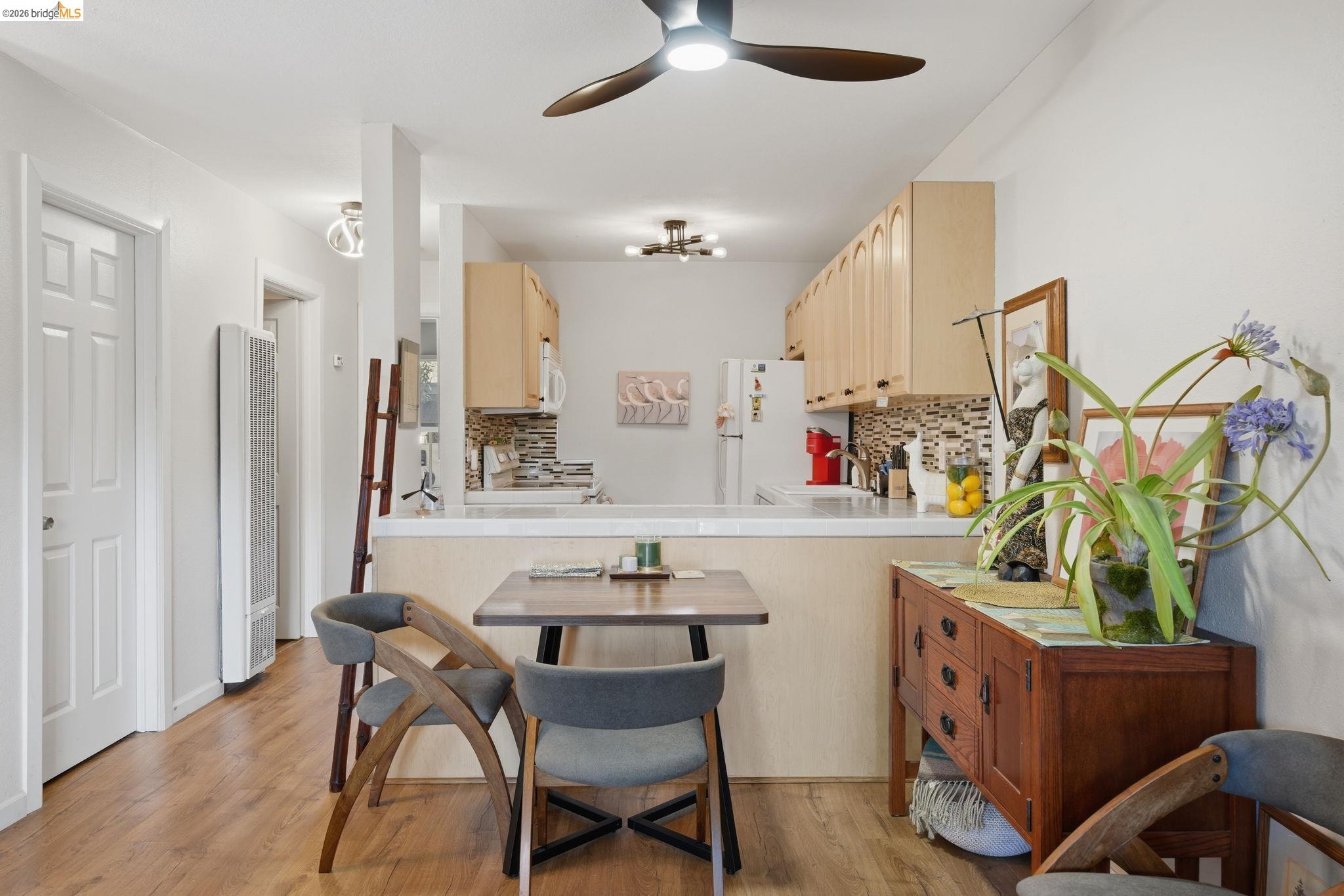 Photo #6: 41128442 Listing: Photo #6