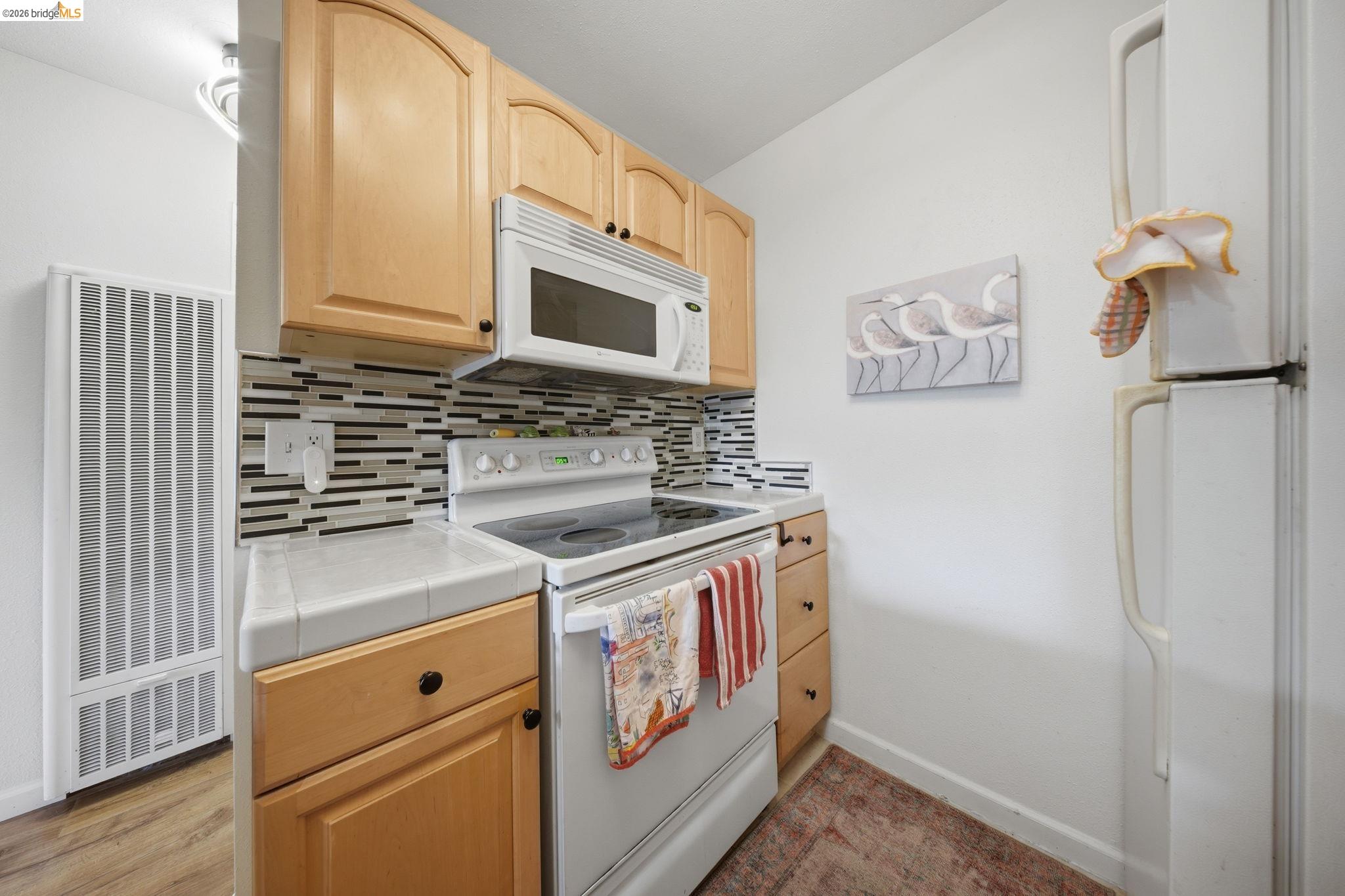 Photo #8: 41128442 Listing: Photo #8