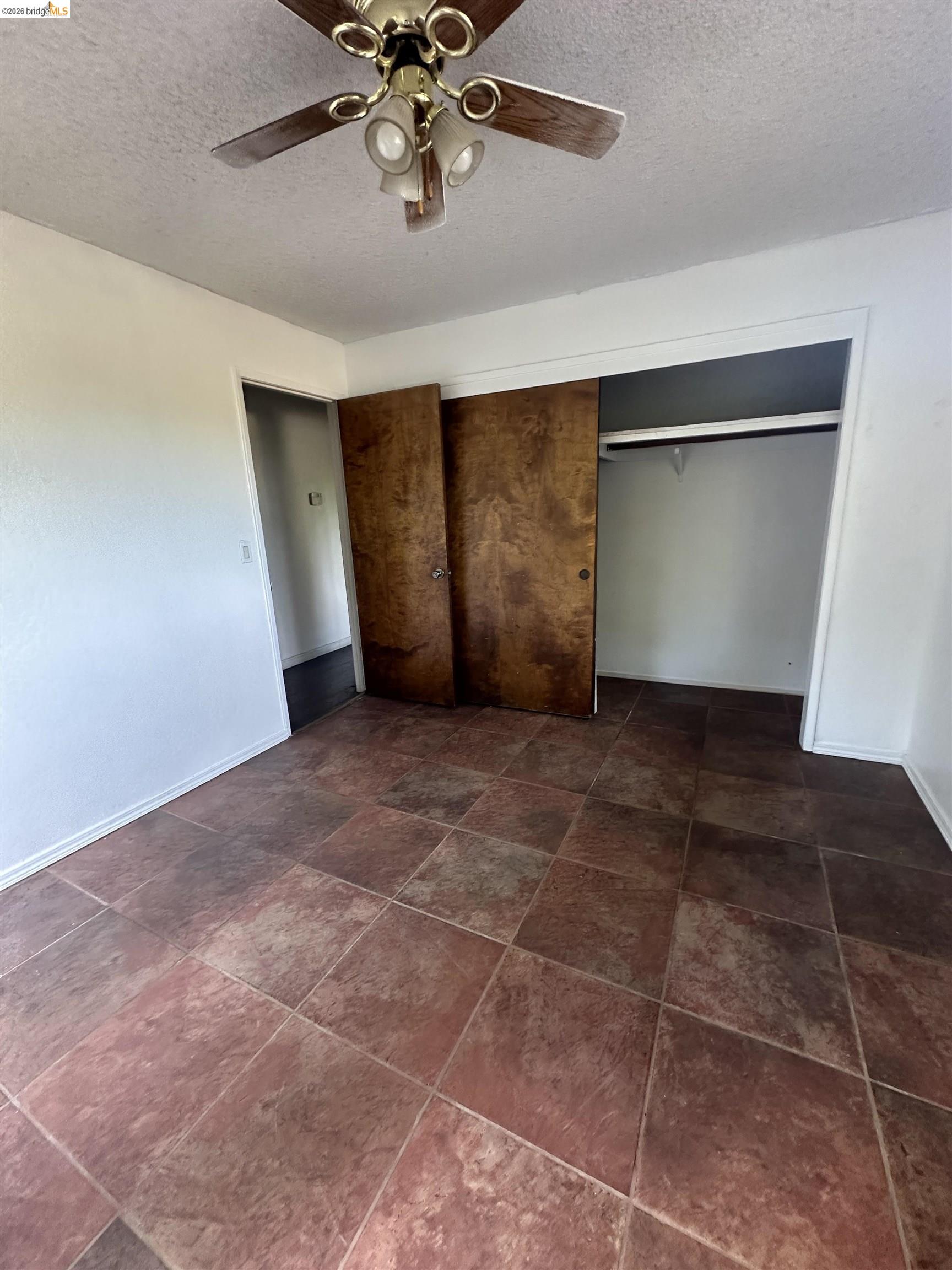 Detail Gallery Image 6 of 10 For 2936 Roosevelt Lane, Antioch,  CA 94509 - 3 Beds | 2 Baths