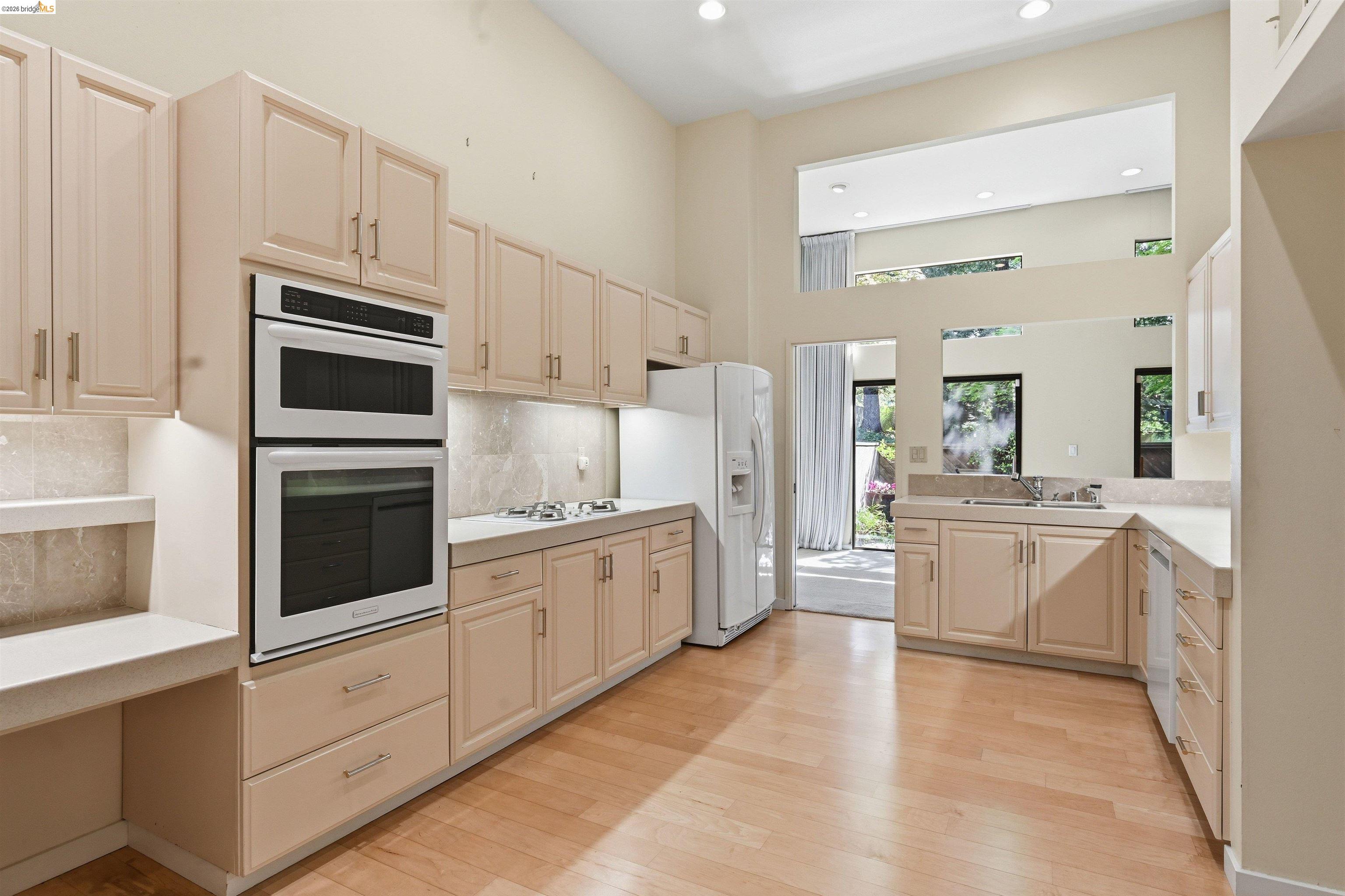 Photo #2: 41128445 Listing: Photo #2