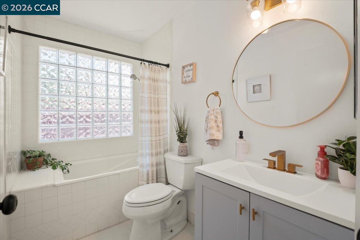 Detail Gallery Image 17 of 22 For 118 Cottonwood Ct, Hercules,  CA 94547 - 3 Beds | 2 Baths