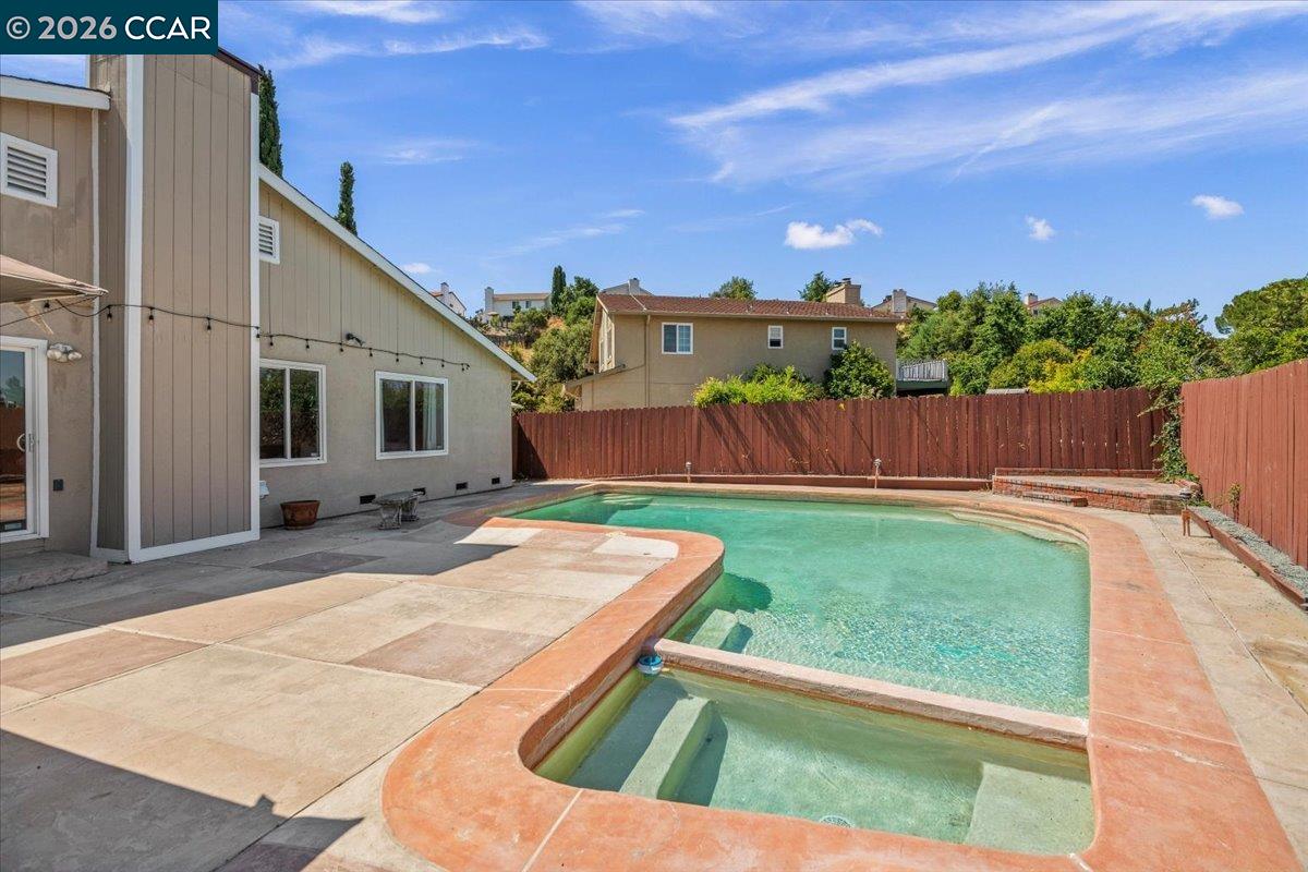 Detail Gallery Image 20 of 22 For 118 Cottonwood Ct, Hercules,  CA 94547 - 3 Beds | 2 Baths