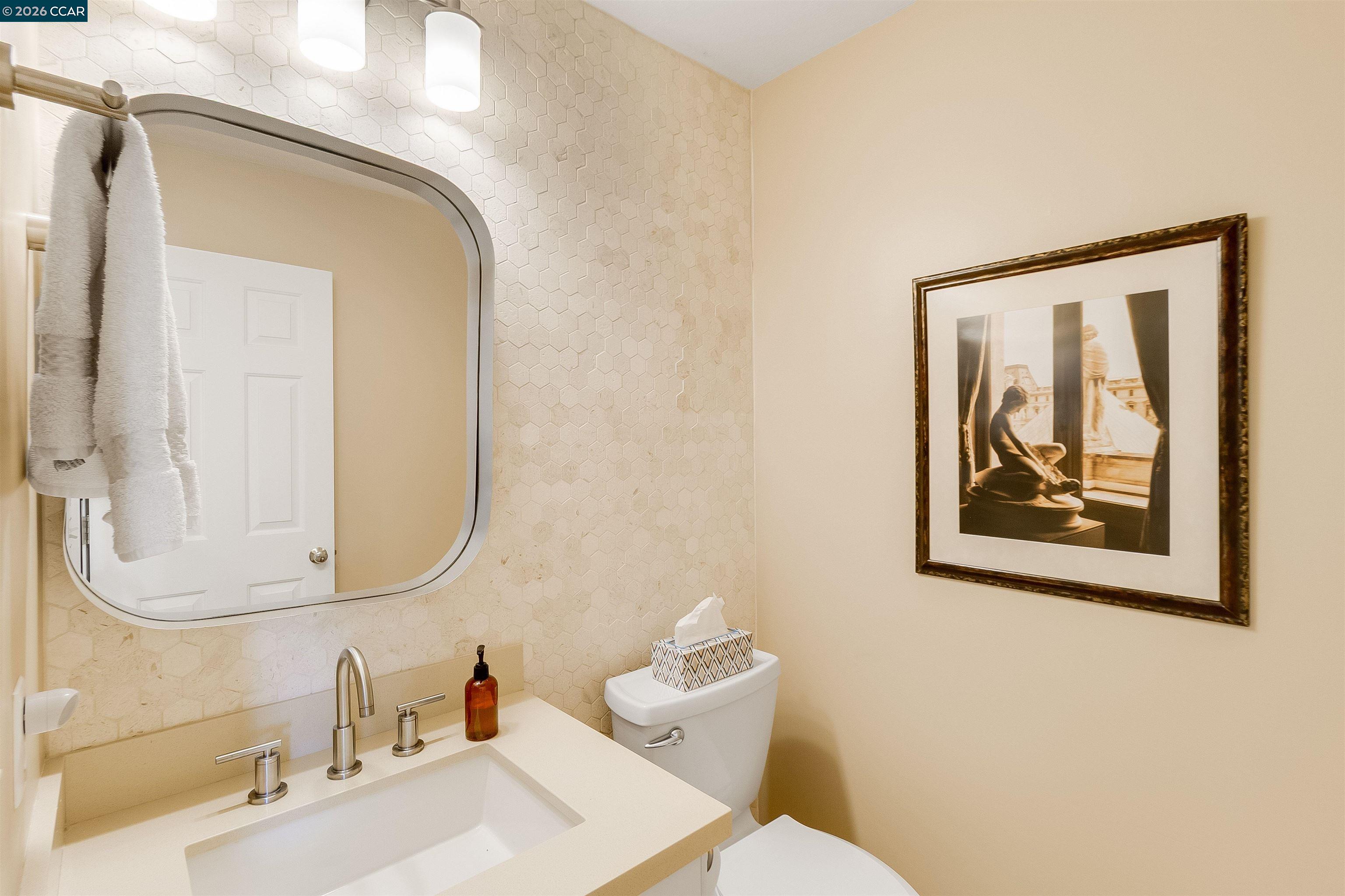 Detail Gallery Image 12 of 44 For 408 Fraga Ct, Martinez,  CA 94553 - 4 Beds | 2/1 Baths