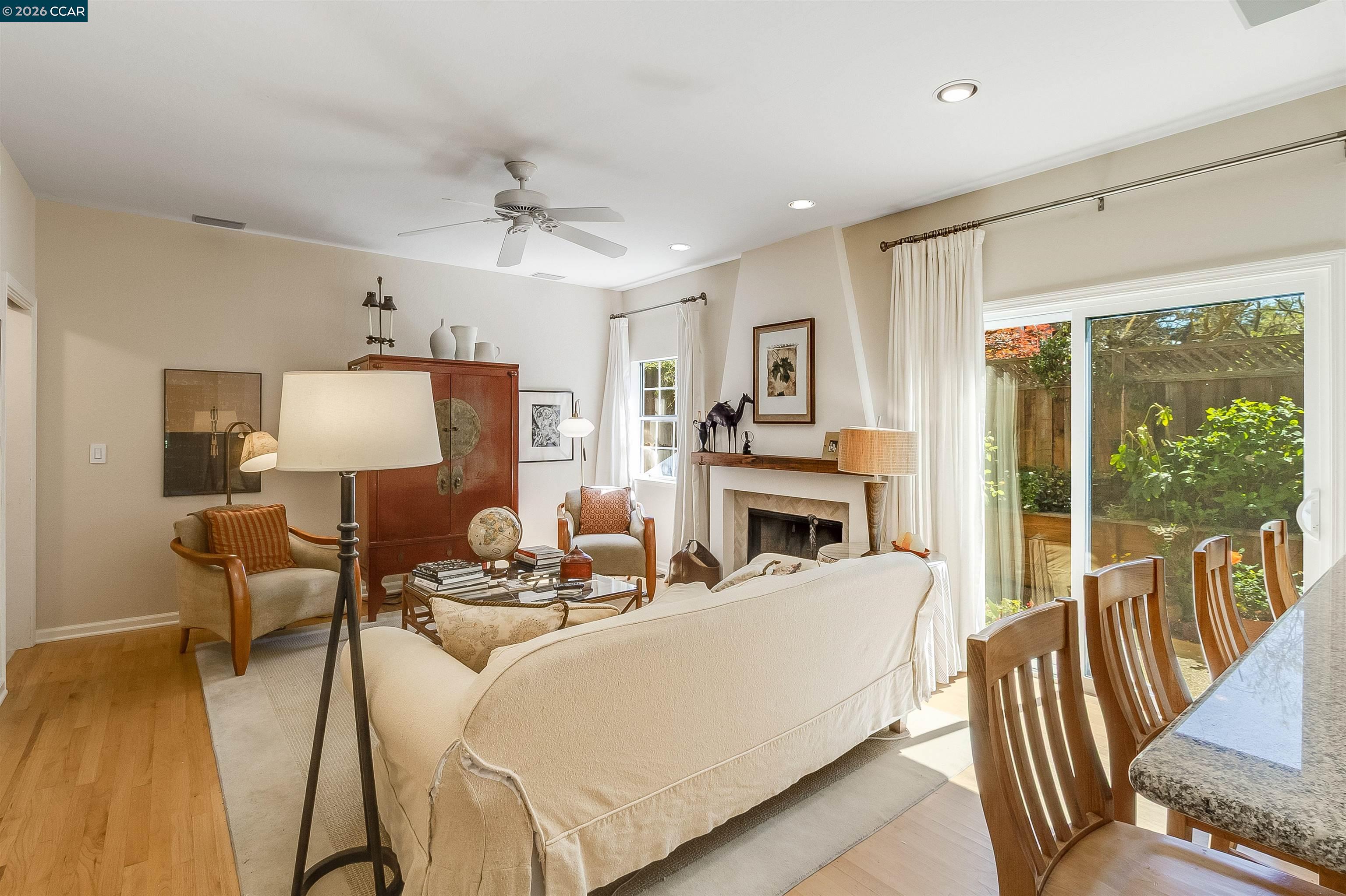 Detail Gallery Image 16 of 44 For 408 Fraga Ct, Martinez,  CA 94553 - 4 Beds | 2/1 Baths