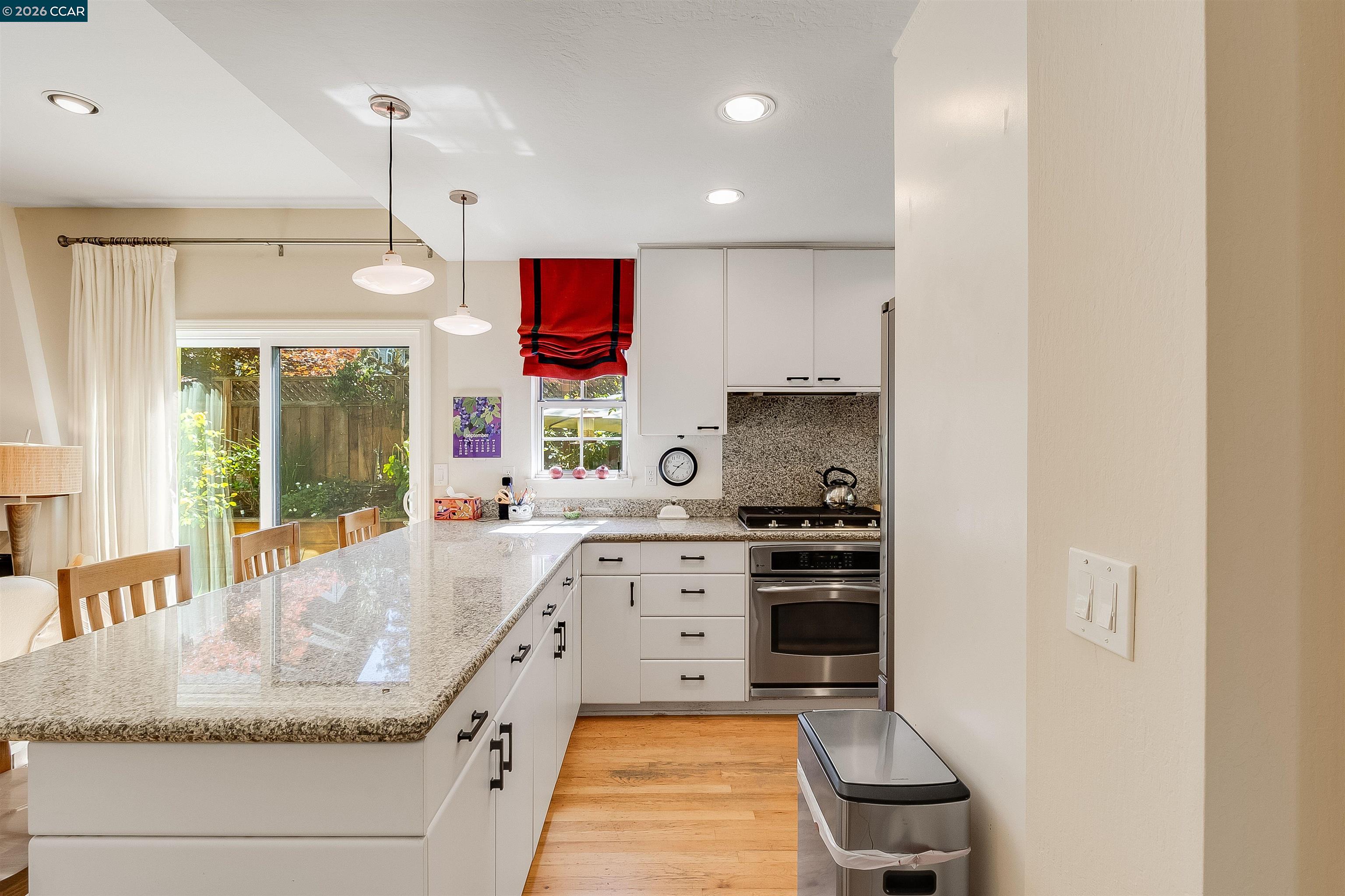 Detail Gallery Image 19 of 44 For 408 Fraga Ct, Martinez,  CA 94553 - 4 Beds | 2/1 Baths