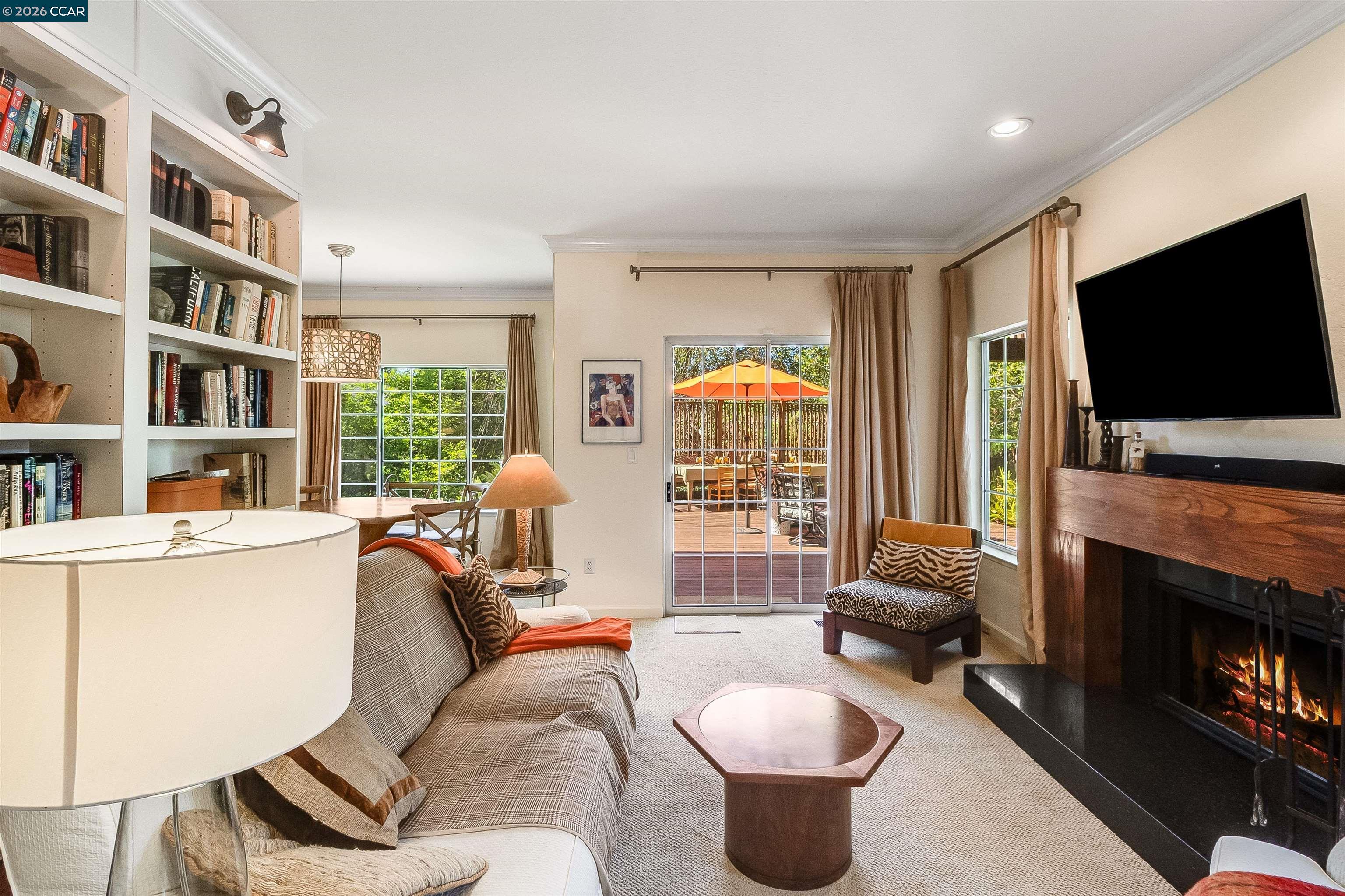 Detail Gallery Image 25 of 44 For 408 Fraga Ct, Martinez,  CA 94553 - 4 Beds | 2/1 Baths