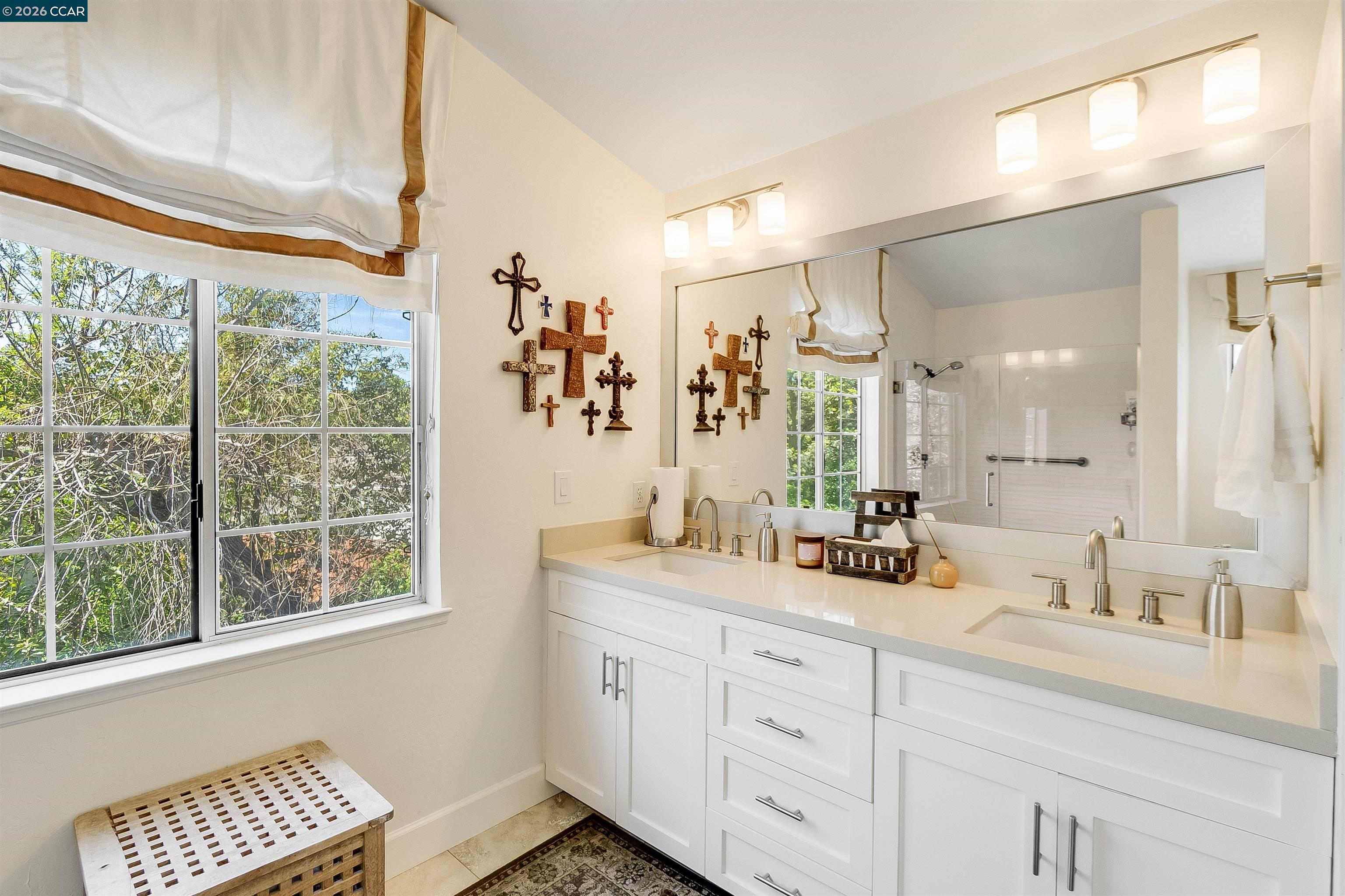 Detail Gallery Image 35 of 44 For 408 Fraga Ct, Martinez,  CA 94553 - 4 Beds | 2/1 Baths