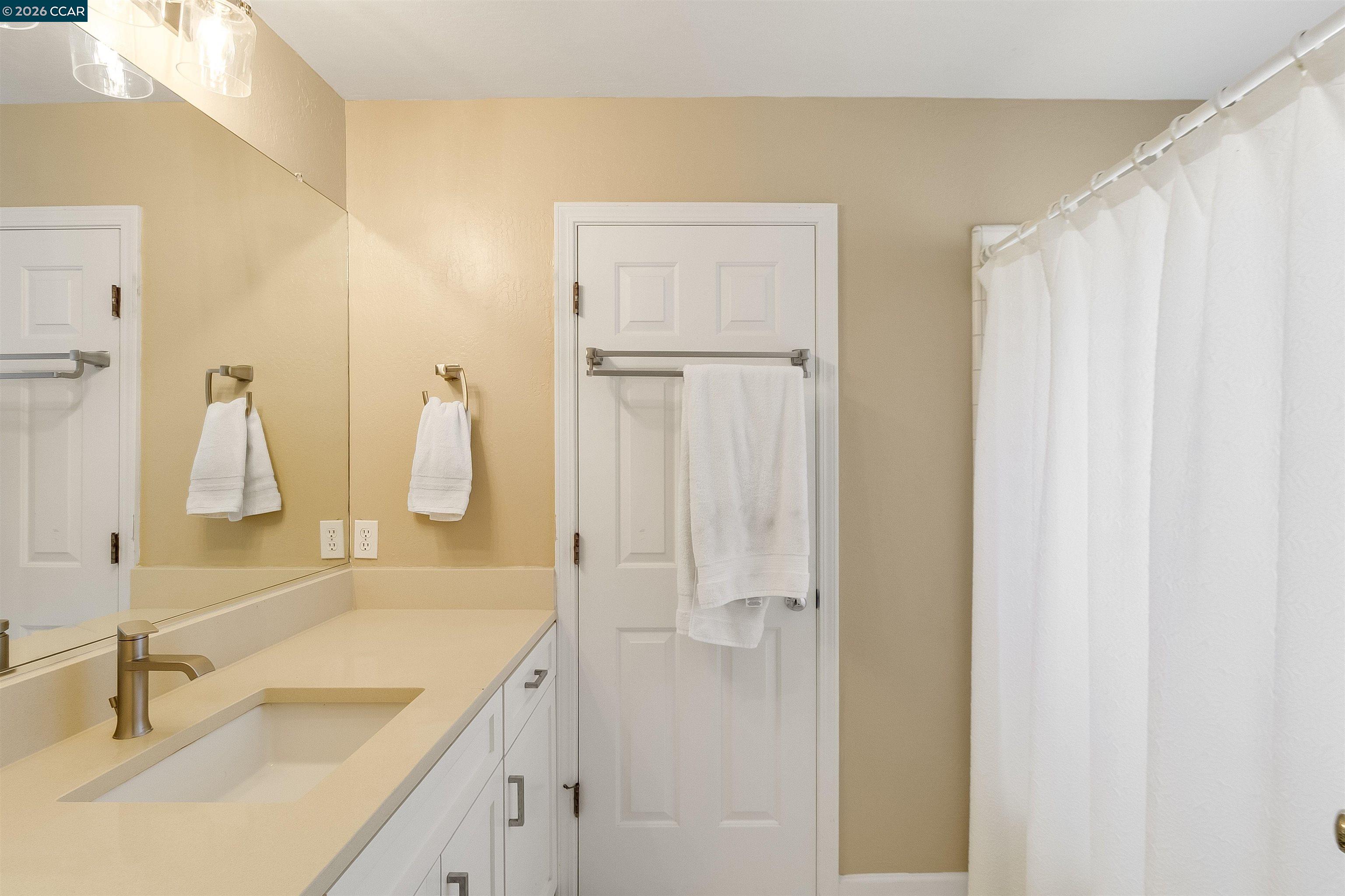 Detail Gallery Image 42 of 44 For 408 Fraga Ct, Martinez,  CA 94553 - 4 Beds | 2/1 Baths