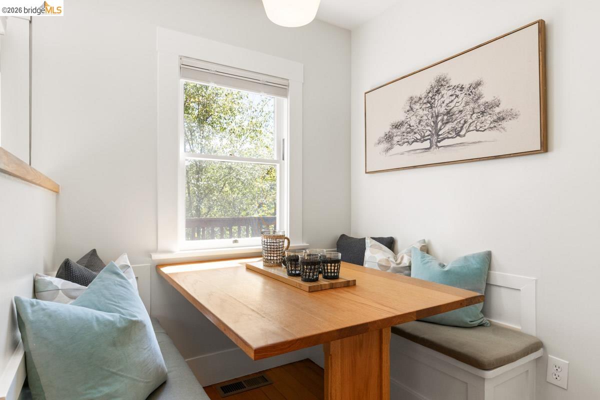 Detail Gallery Image 18 of 60 For 71 Norwood Ave, Kensington,  CA 94707 - 2 Beds | 1/1 Baths