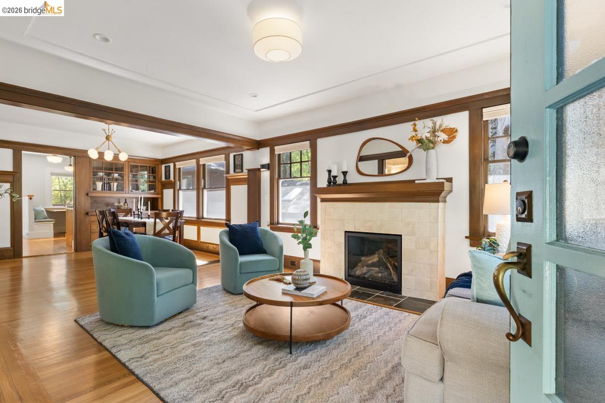 Detail Gallery Image 3 of 60 For 71 Norwood Ave, Kensington,  CA 94707 - 2 Beds | 1/1 Baths