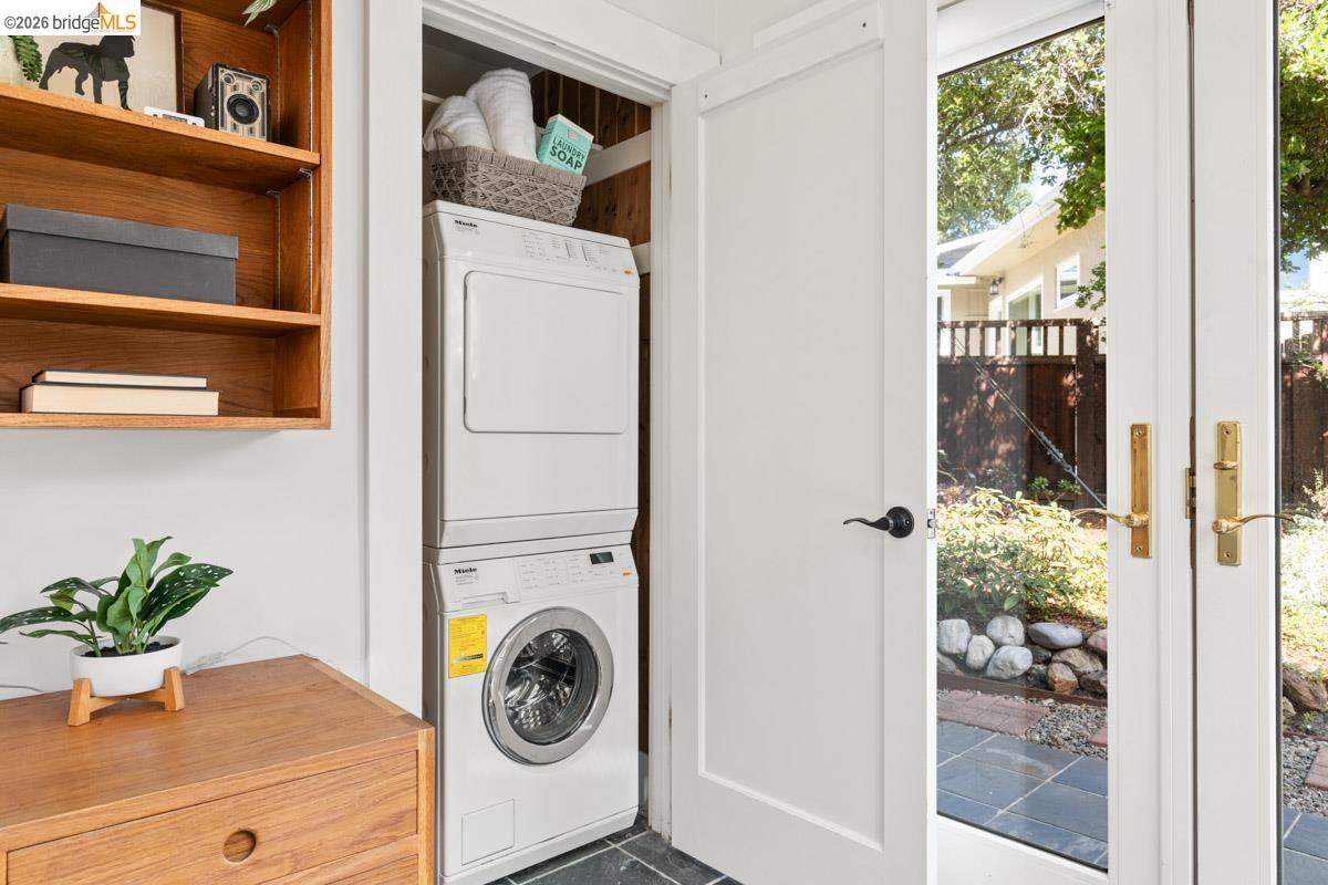 Detail Gallery Image 24 of 60 For 71 Norwood Ave, Kensington,  CA 94707 - 2 Beds | 1/1 Baths