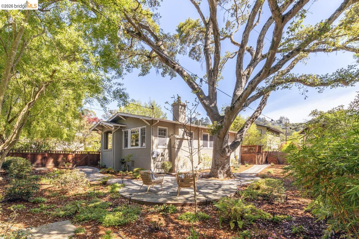 Detail Gallery Image 37 of 60 For 71 Norwood Ave, Kensington,  CA 94707 - 2 Beds | 1/1 Baths