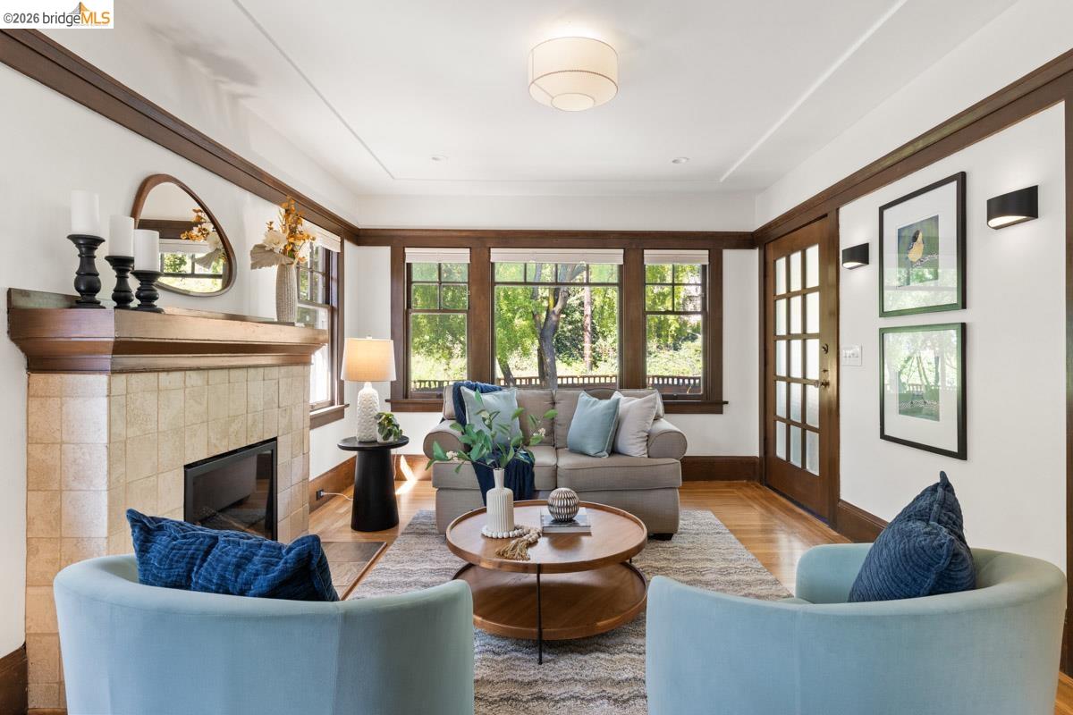 Detail Gallery Image 5 of 60 For 71 Norwood Ave, Kensington,  CA 94707 - 2 Beds | 1/1 Baths