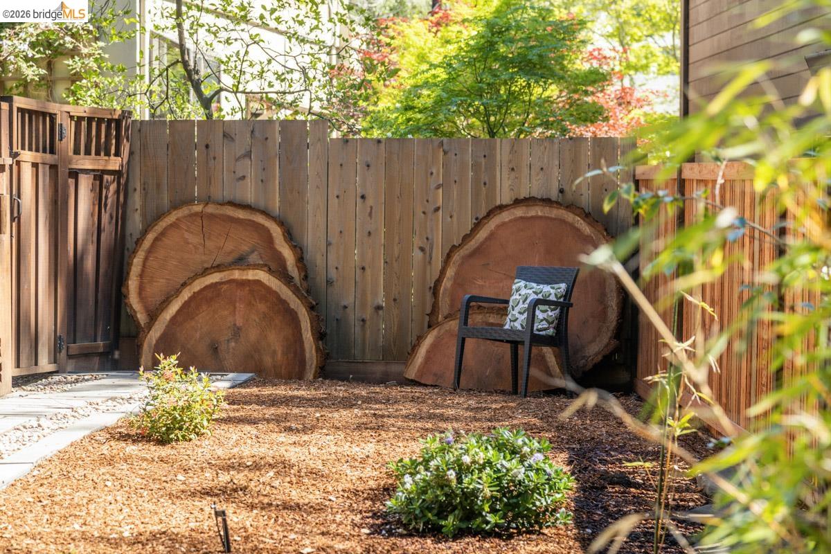 Detail Gallery Image 42 of 60 For 71 Norwood Ave, Kensington,  CA 94707 - 2 Beds | 1/1 Baths