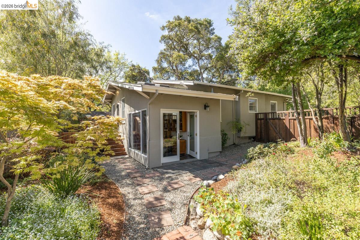 Detail Gallery Image 48 of 60 For 71 Norwood Ave, Kensington,  CA 94707 - 2 Beds | 1/1 Baths