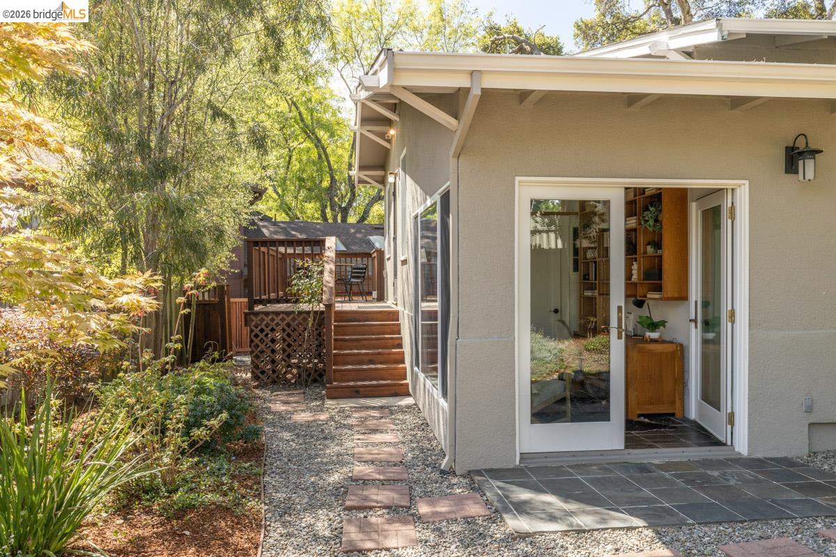 Detail Gallery Image 49 of 60 For 71 Norwood Ave, Kensington,  CA 94707 - 2 Beds | 1/1 Baths