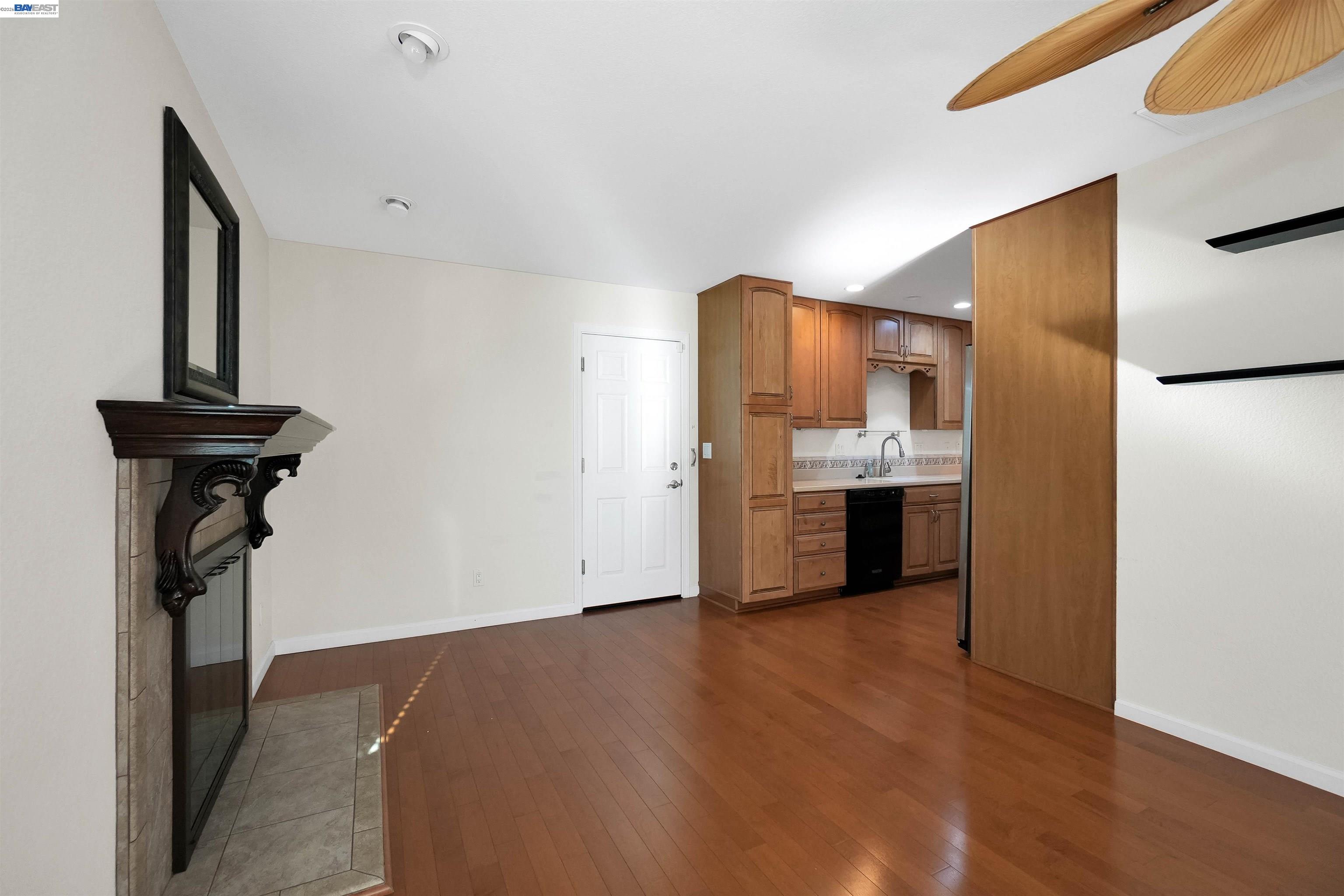 Detail Gallery Image 17 of 44 For 30245 Treeview Street, Hayward,  CA 94544 - 3 Beds | 2 Baths