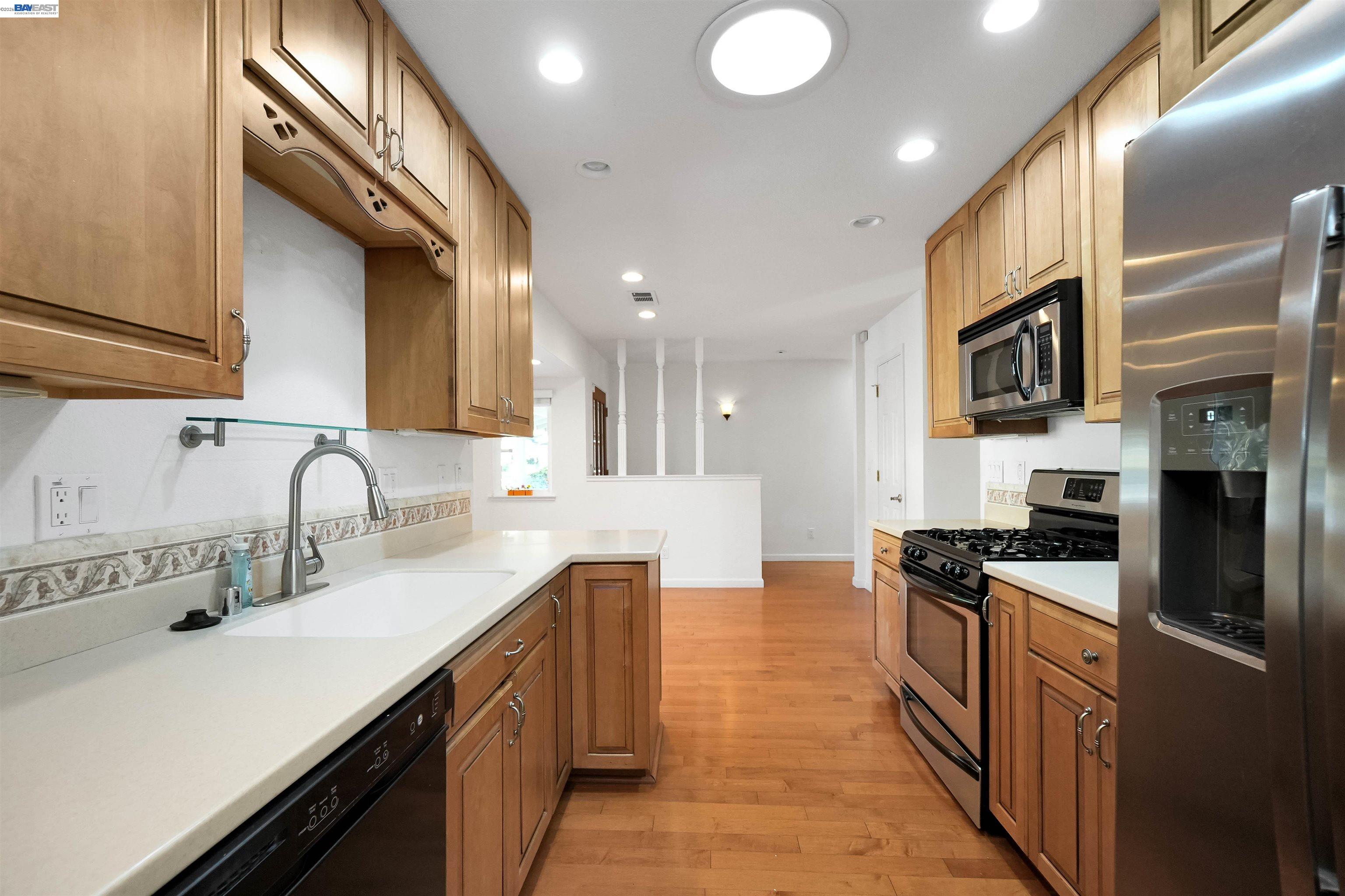 Detail Gallery Image 21 of 44 For 30245 Treeview Street, Hayward,  CA 94544 - 3 Beds | 2 Baths