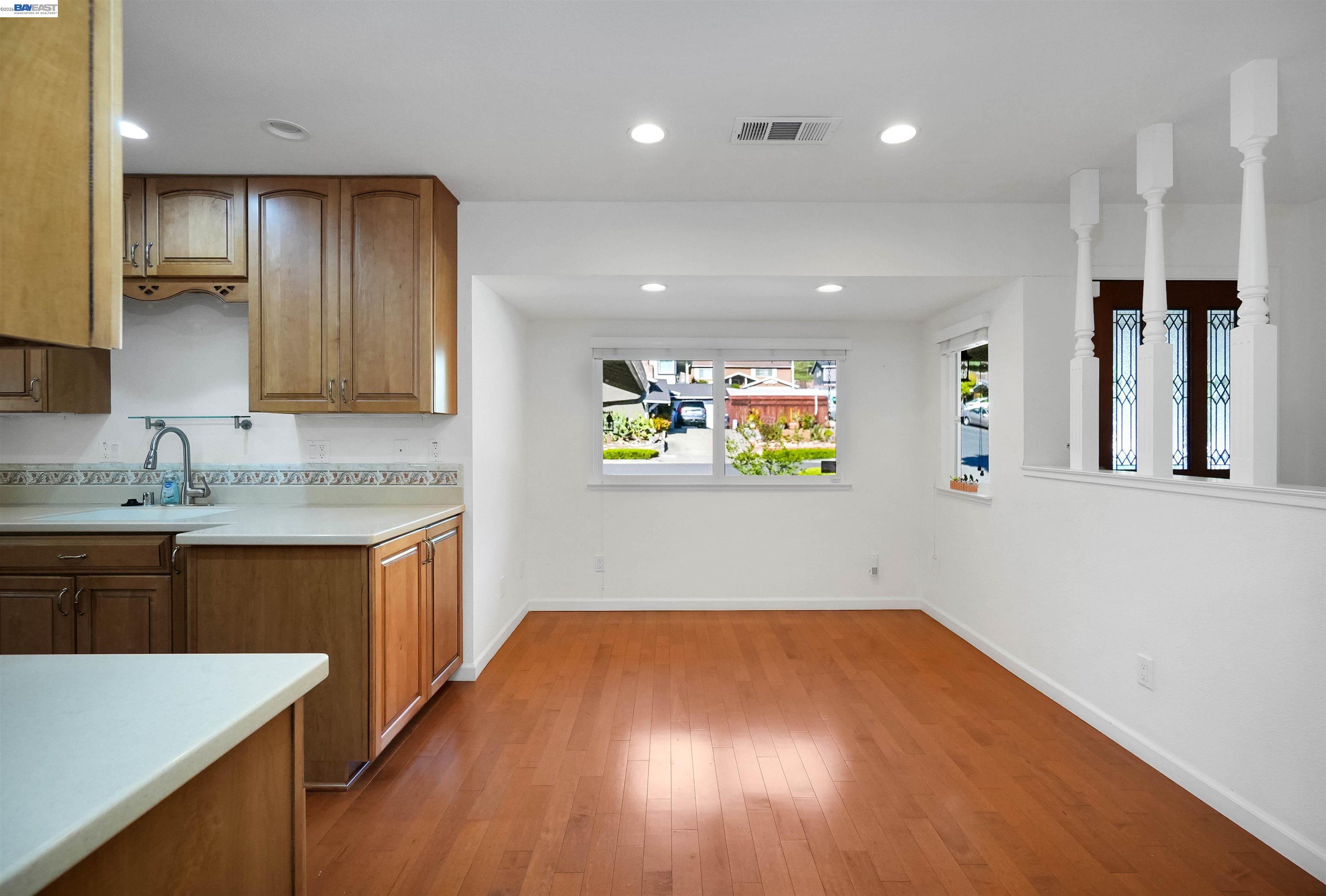 Detail Gallery Image 24 of 44 For 30245 Treeview Street, Hayward,  CA 94544 - 3 Beds | 2 Baths