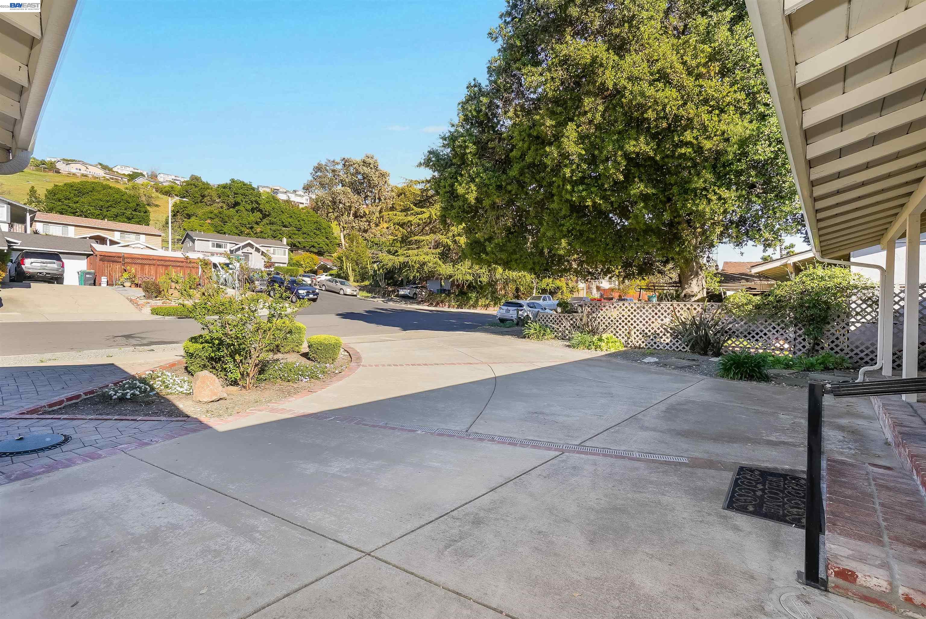 Detail Gallery Image 6 of 44 For 30245 Treeview Street, Hayward,  CA 94544 - 3 Beds | 2 Baths