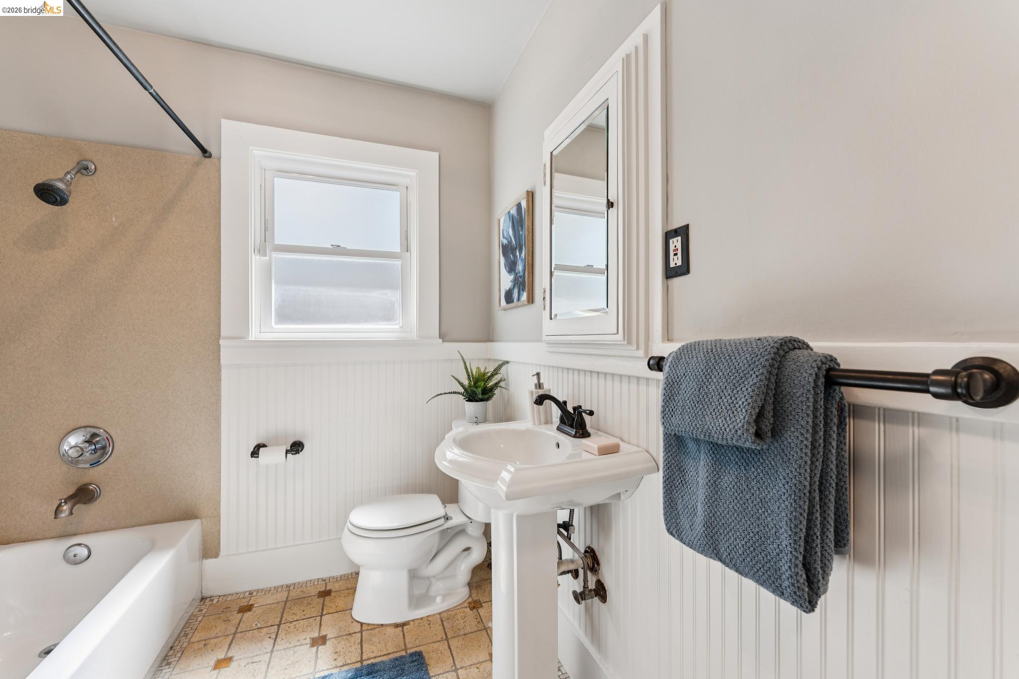 Detail Gallery Image 31 of 44 For 620 Elm St, El Cerrito,  CA 94530 - 2 Beds | 1 Baths