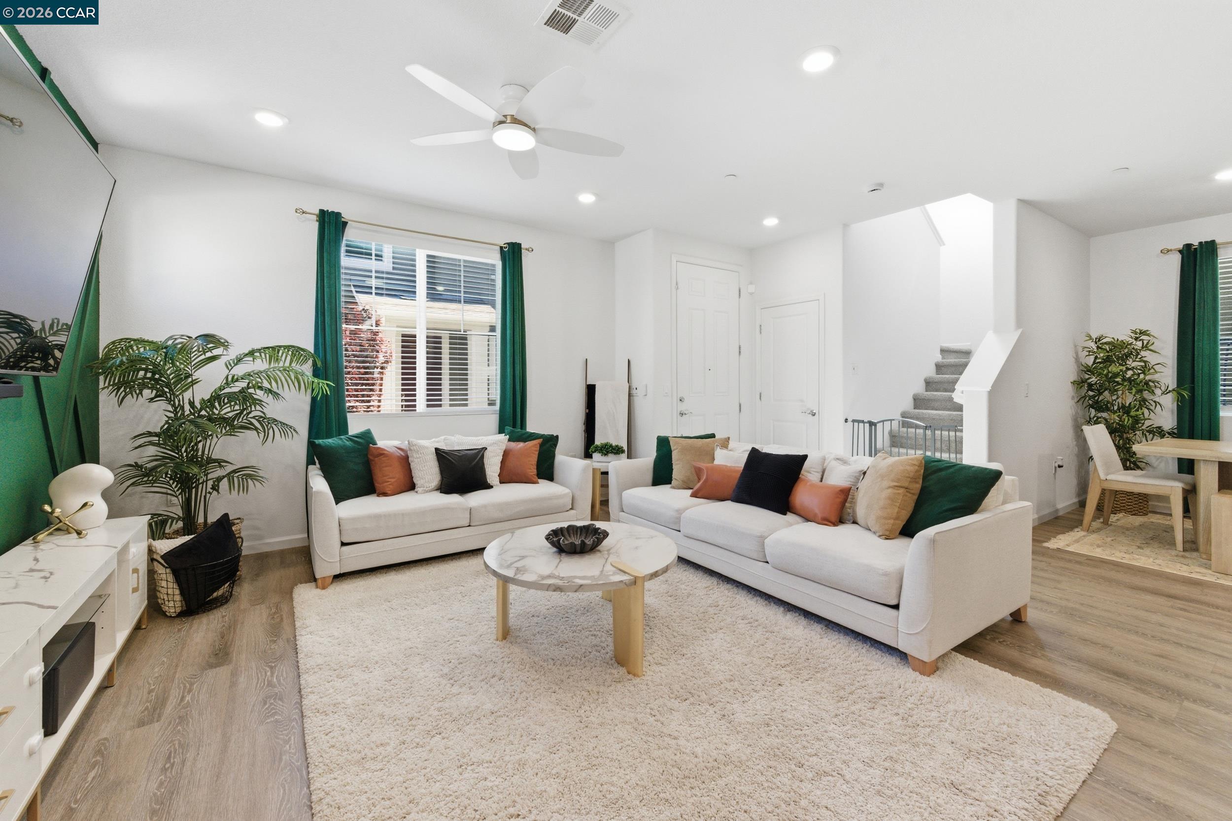 Detail Gallery Image 10 of 45 For 5 Brookdale Court, Pittsburg,  CA 94565 - 4 Beds | 2/1 Baths