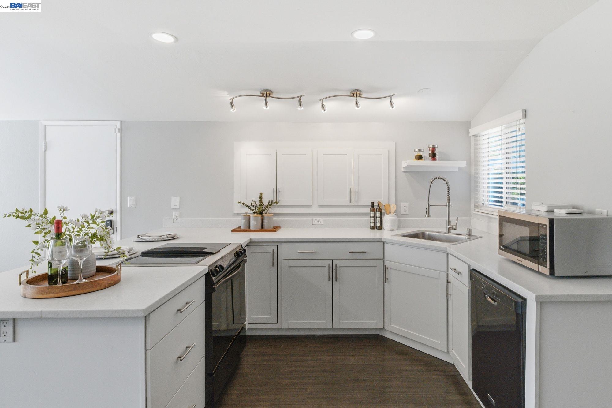 Detail Gallery Image 11 of 40 For 35442 Breton Dr, Newark,  CA 94560 - 3 Beds | 2 Baths