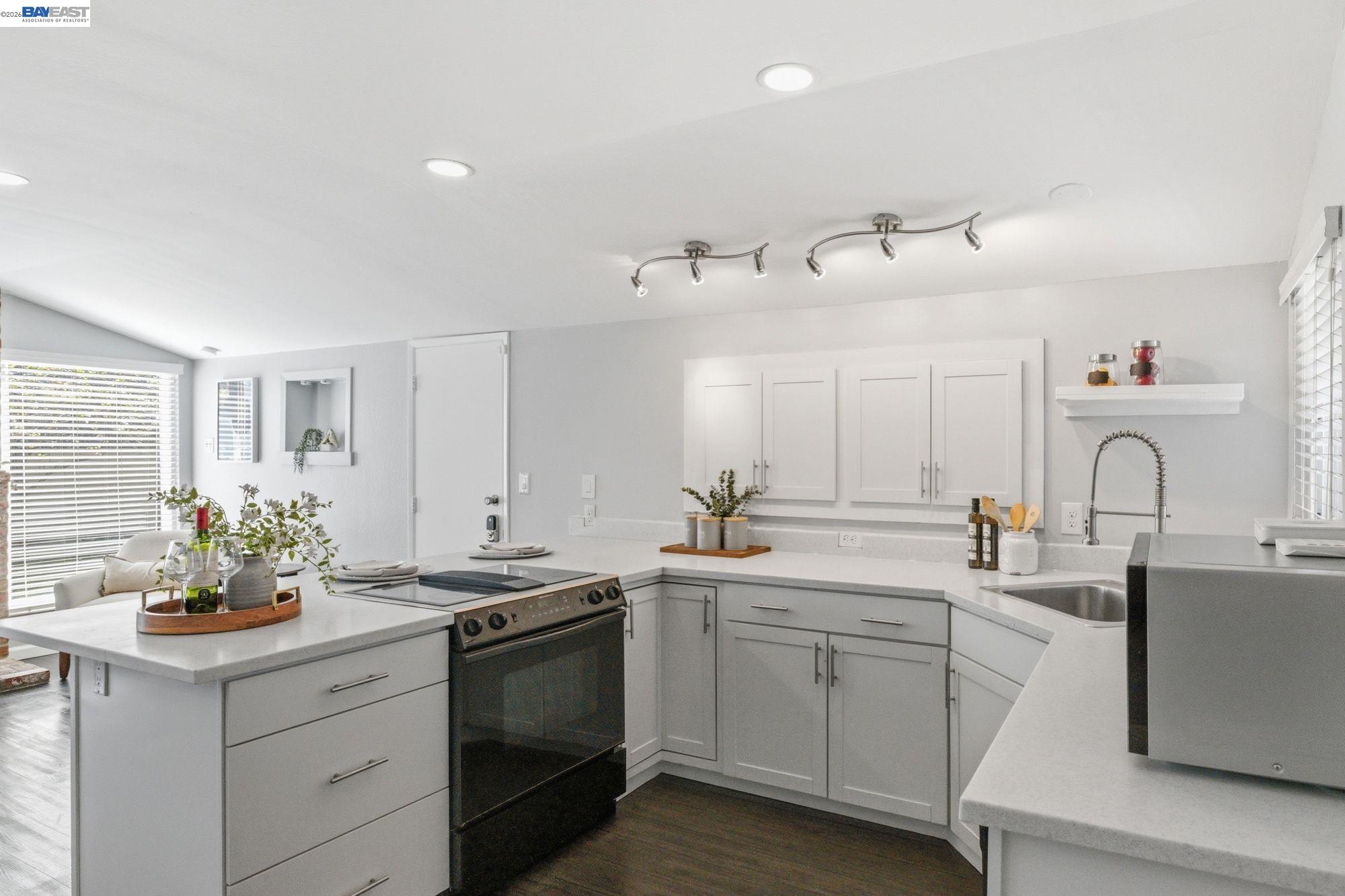 Detail Gallery Image 12 of 40 For 35442 Breton Dr, Newark,  CA 94560 - 3 Beds | 2 Baths