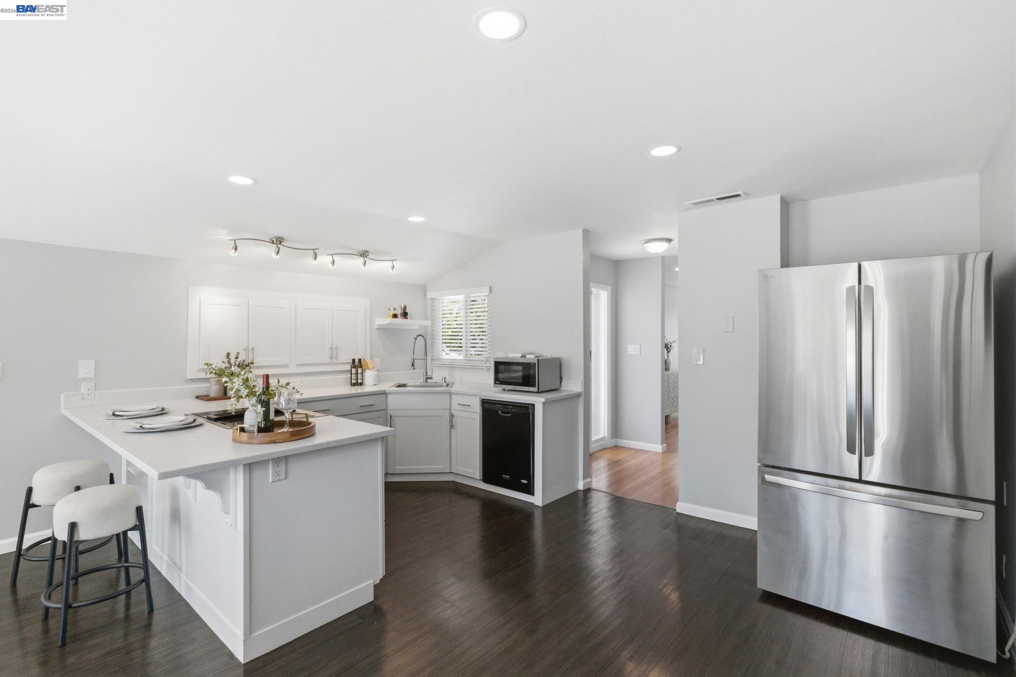 Detail Gallery Image 13 of 40 For 35442 Breton Dr, Newark,  CA 94560 - 3 Beds | 2 Baths