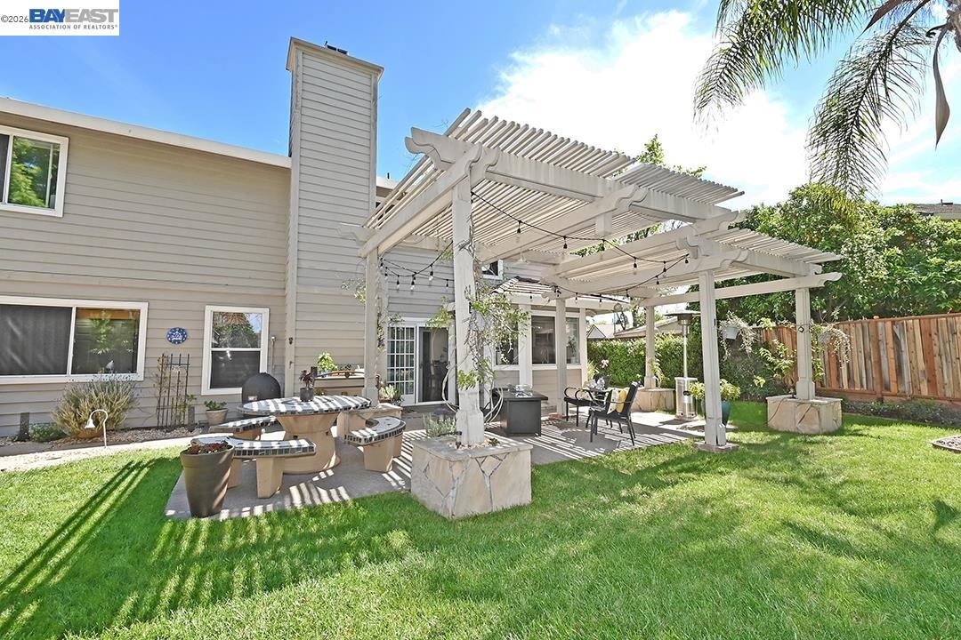 Detail Gallery Image 7 of 32 For 5723 Felicia Aveue, Livermore,  CA 94550 - 4 Beds | 3 Baths