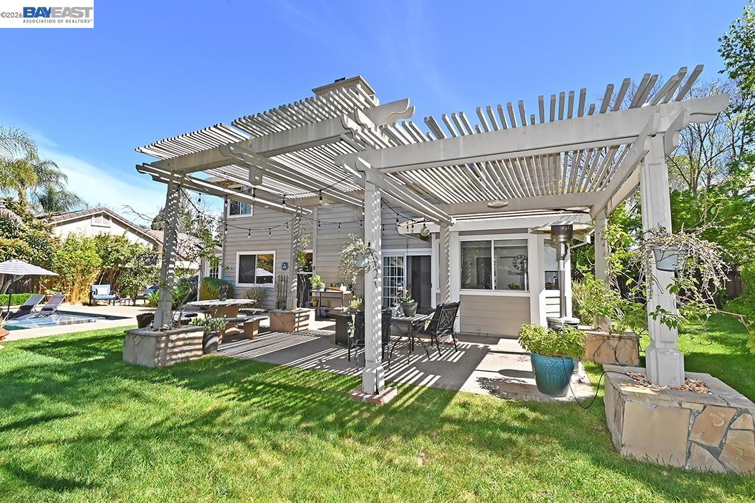 Detail Gallery Image 9 of 32 For 5723 Felicia Aveue, Livermore,  CA 94550 - 4 Beds | 3 Baths