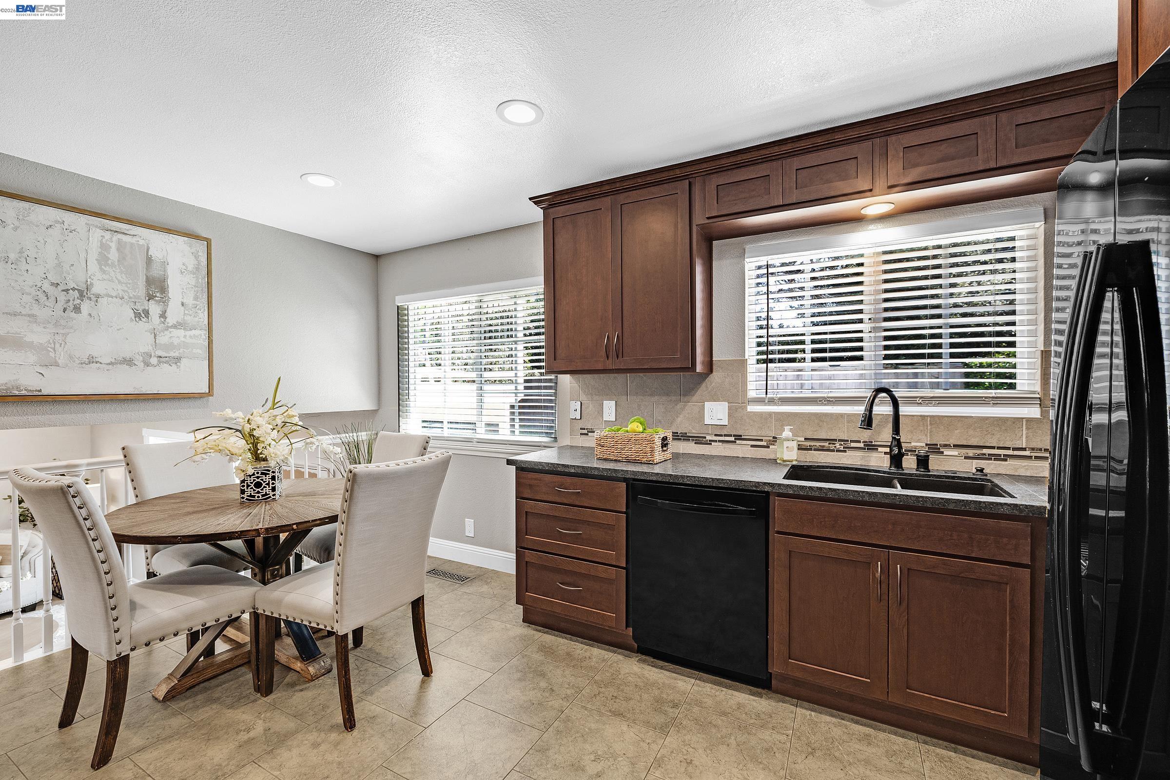 Detail Gallery Image 12 of 47 For 4022 San Juan Ct, Fremont,  CA 94536 - 4 Beds | 3 Baths