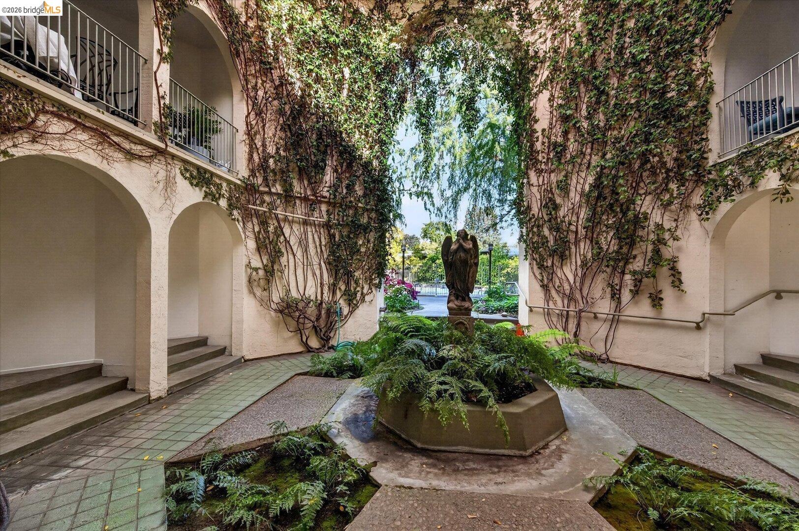 1305 Boulevard WAY UNIT APT 303, Walnut Creek, CA, 94595