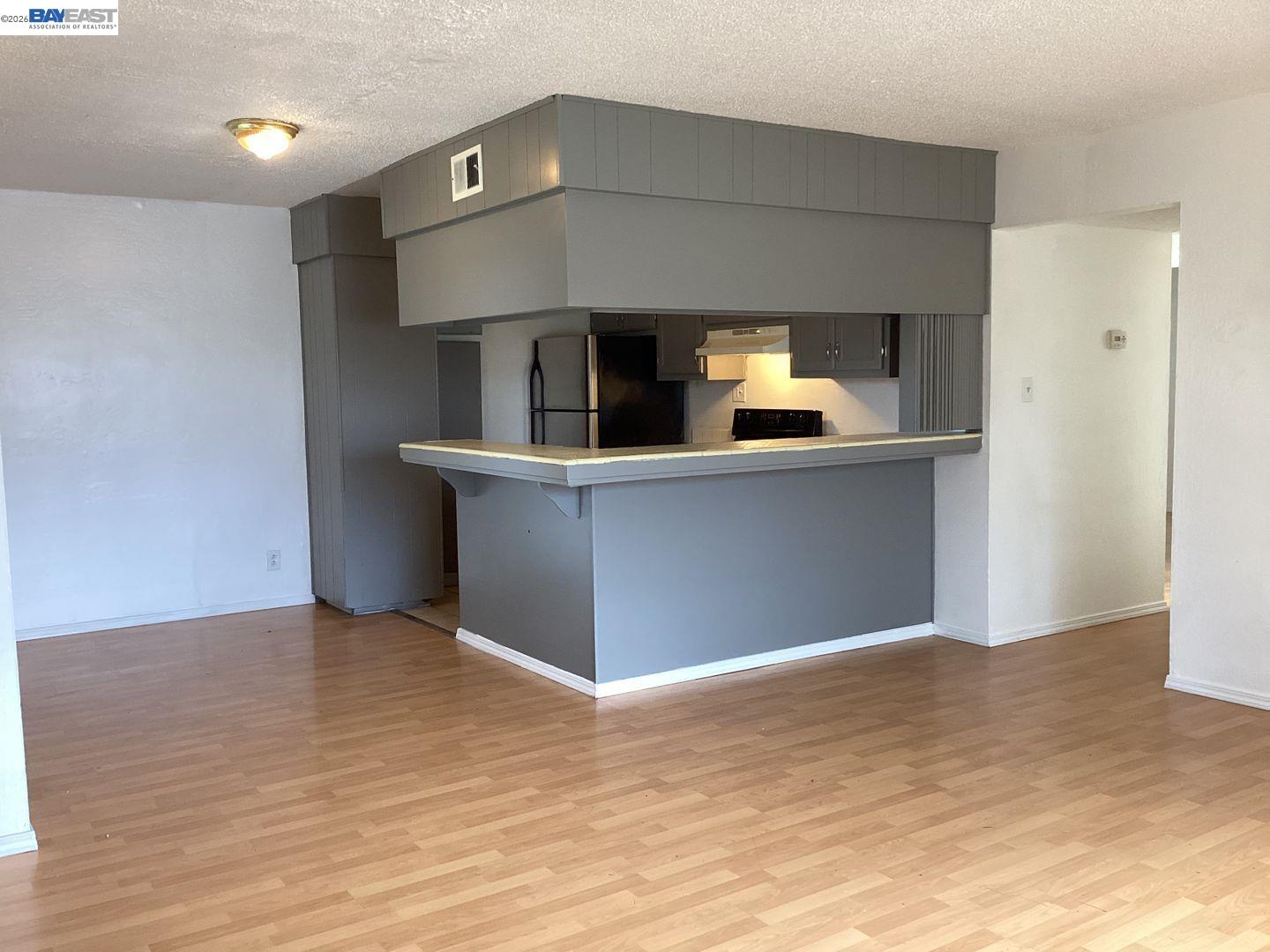 Detail Gallery Image 3 of 7 For 2840 Norcade Cir, Sacramento,  CA 95826 - – Beds | – Baths