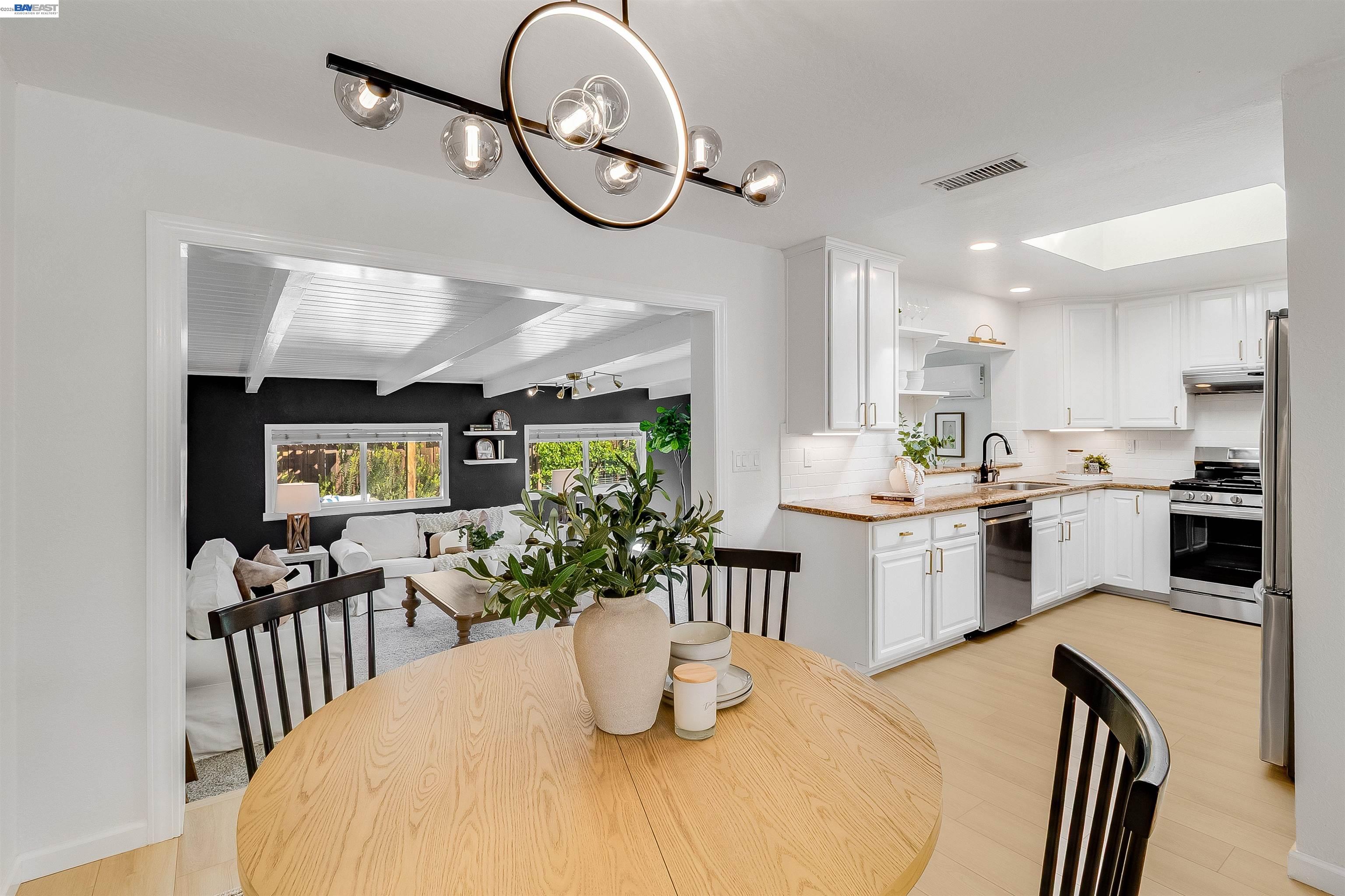 Detail Gallery Image 11 of 50 For 3610 Madeira Way, Livermore,  CA 94550 - 3 Beds | 2 Baths